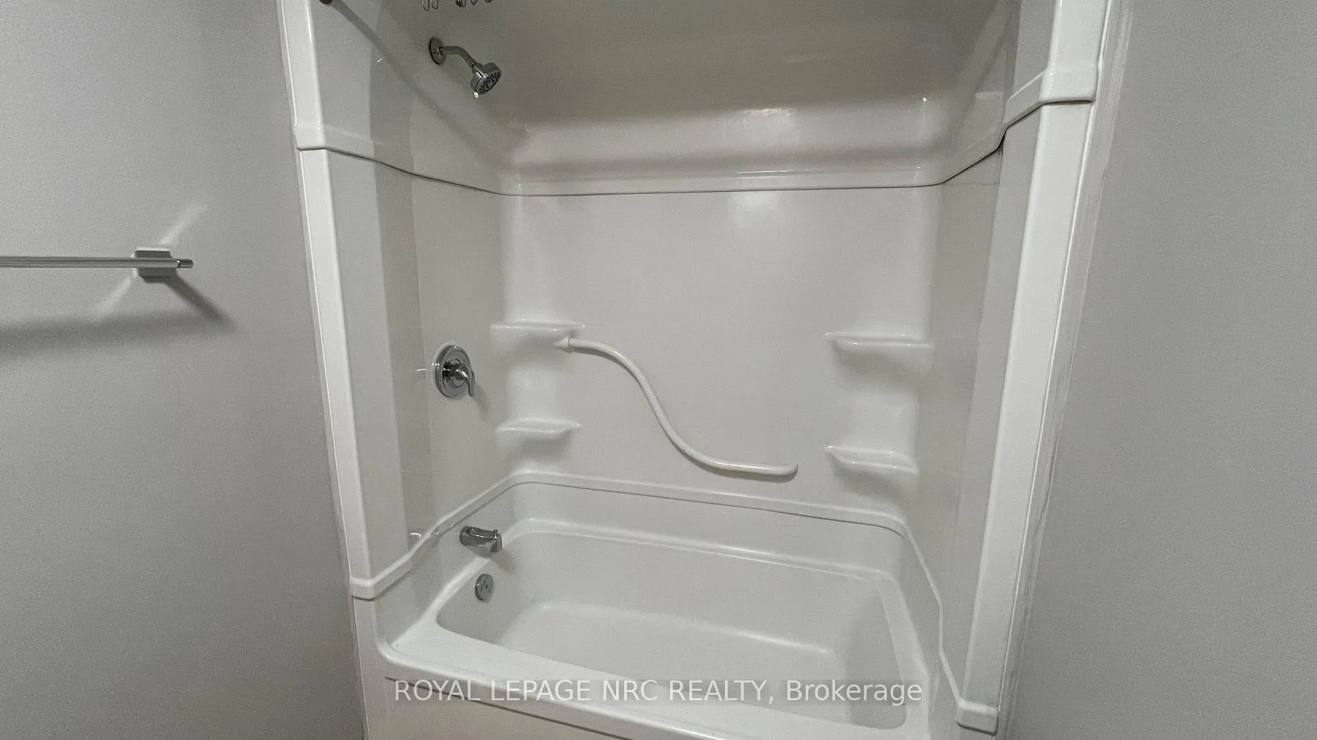Photo 11 of Unit 203, 69 East Main Street, Welland, Welland Downtown — HOMEH