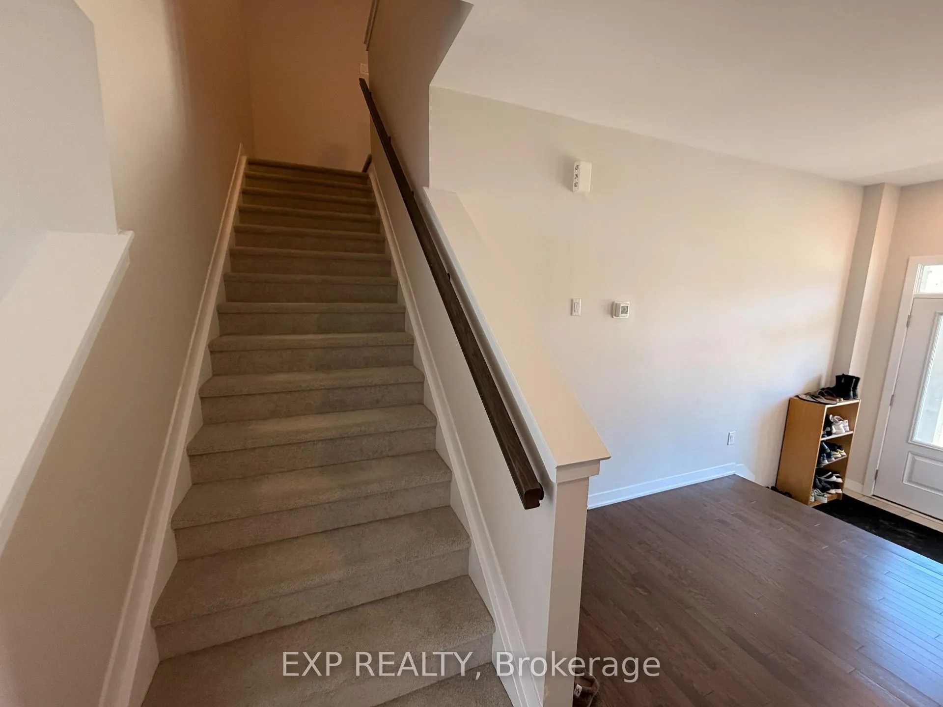 Photo 5 of 16 Tenuto Lane, Ottawa, Mer Bleue/Bradley Estates/Anderson Park — HOMEH
