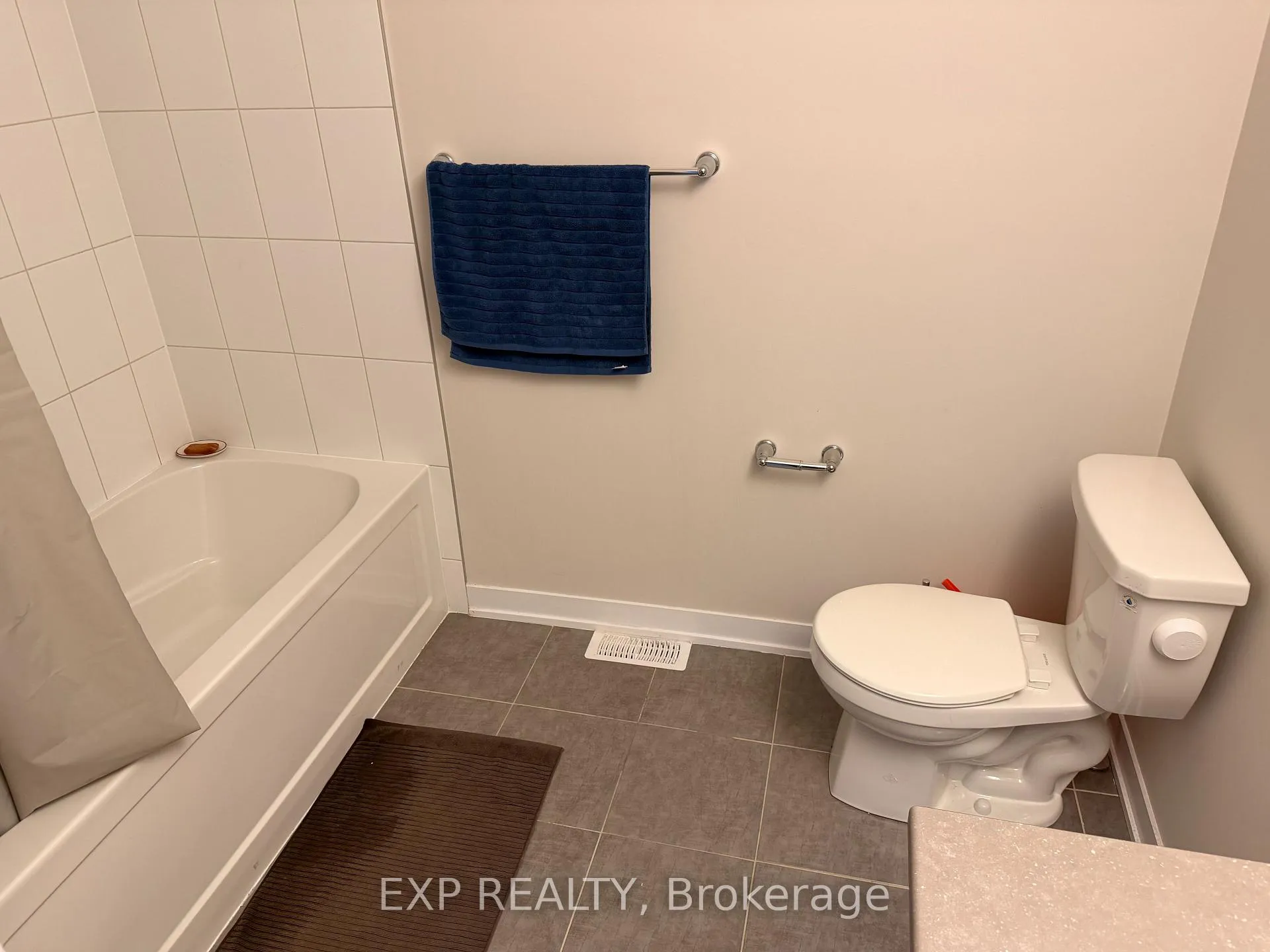 Photo 6 of 16 Tenuto Lane, Ottawa, Mer Bleue/Bradley Estates/Anderson Park — HOMEH