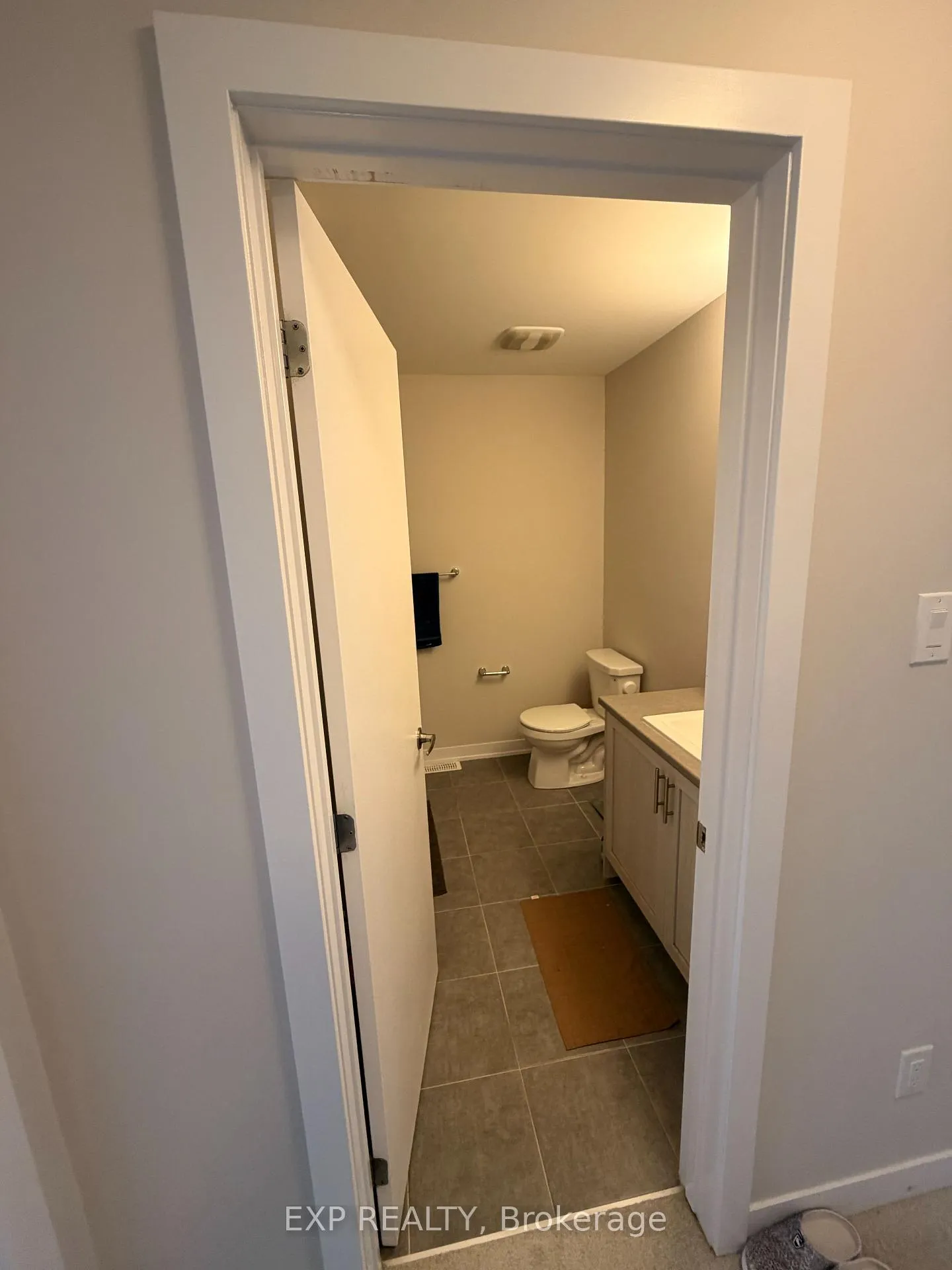 Photo 7 of 16 Tenuto Lane, Ottawa, Mer Bleue/Bradley Estates/Anderson Park — HOMEH