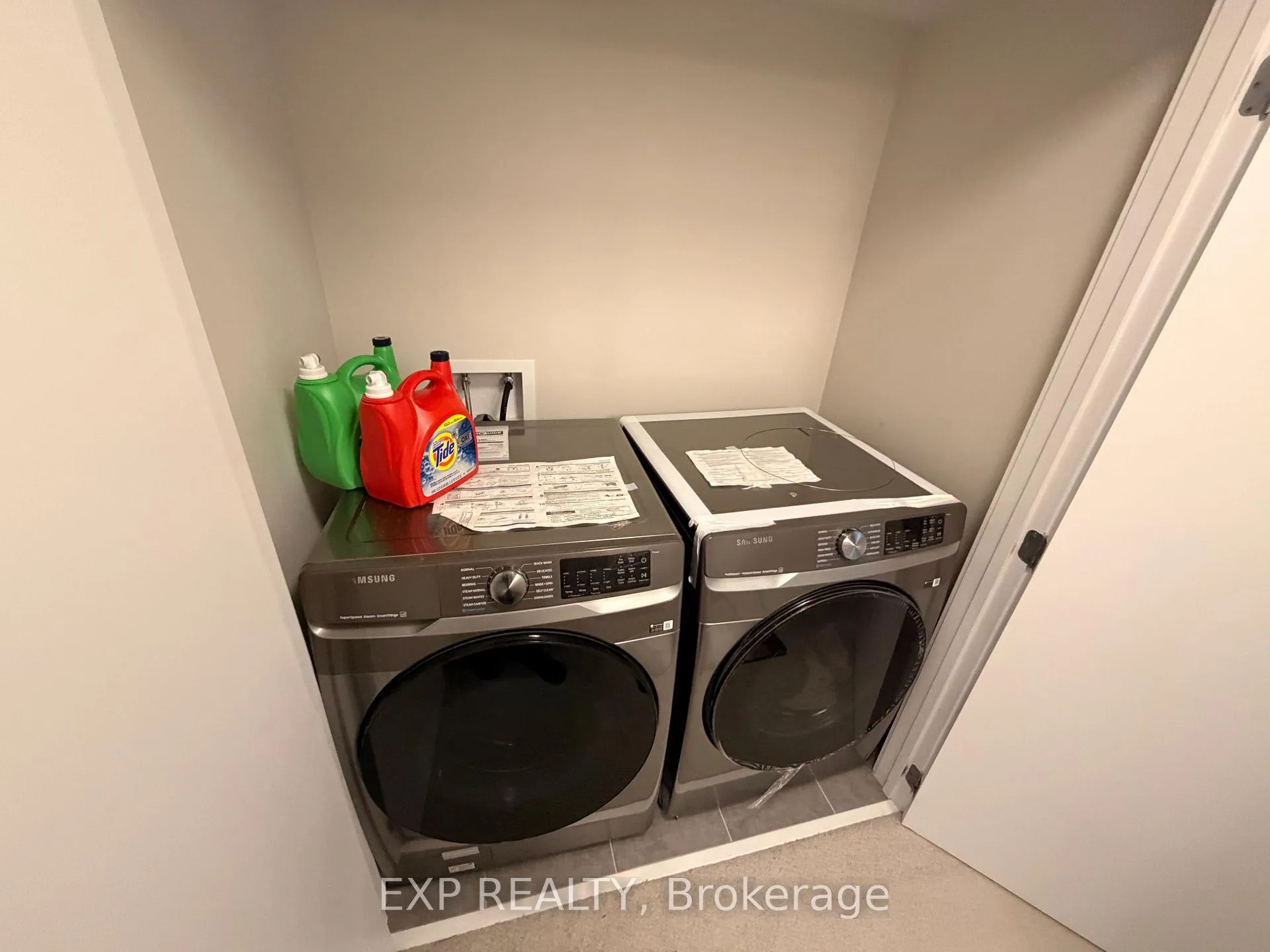 Photo 15 of 16 Tenuto Lane, Ottawa, Mer Bleue/Bradley Estates/Anderson Park — HOMEH