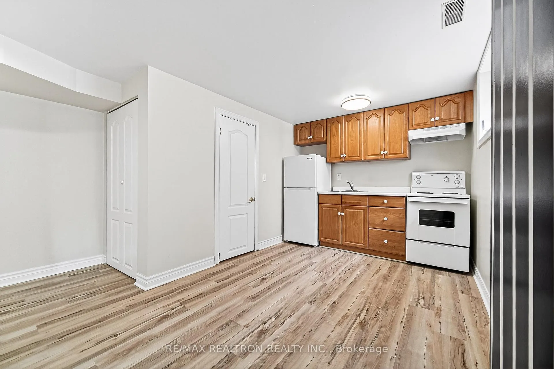 Photo 13 of Unit R2, 454 Donlands Avenue, Toronto, East York — HOMEH