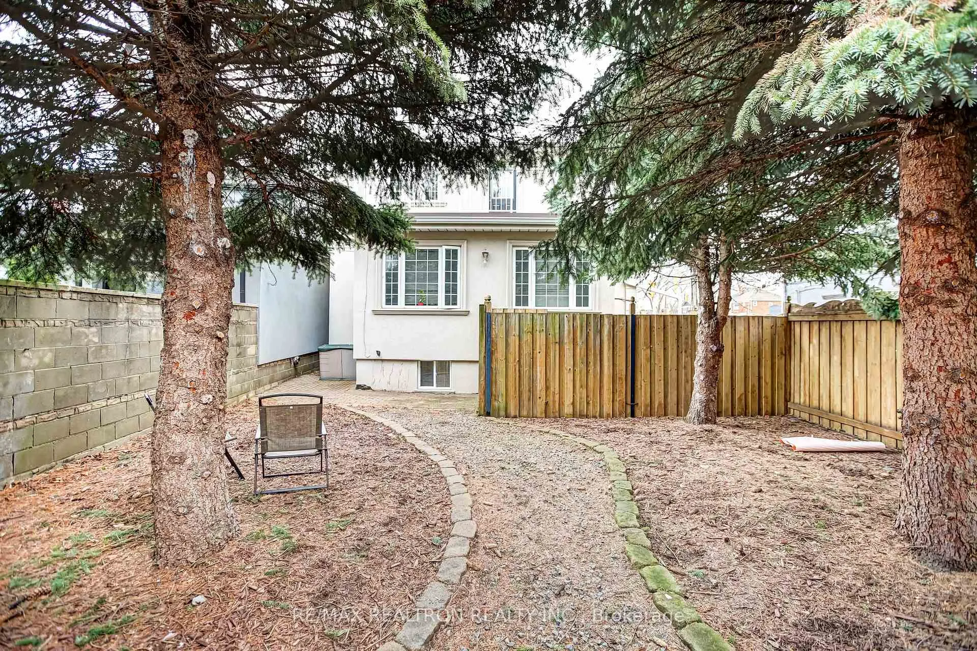Photo 26 of Unit R2, 454 Donlands Avenue, Toronto, East York — HOMEH