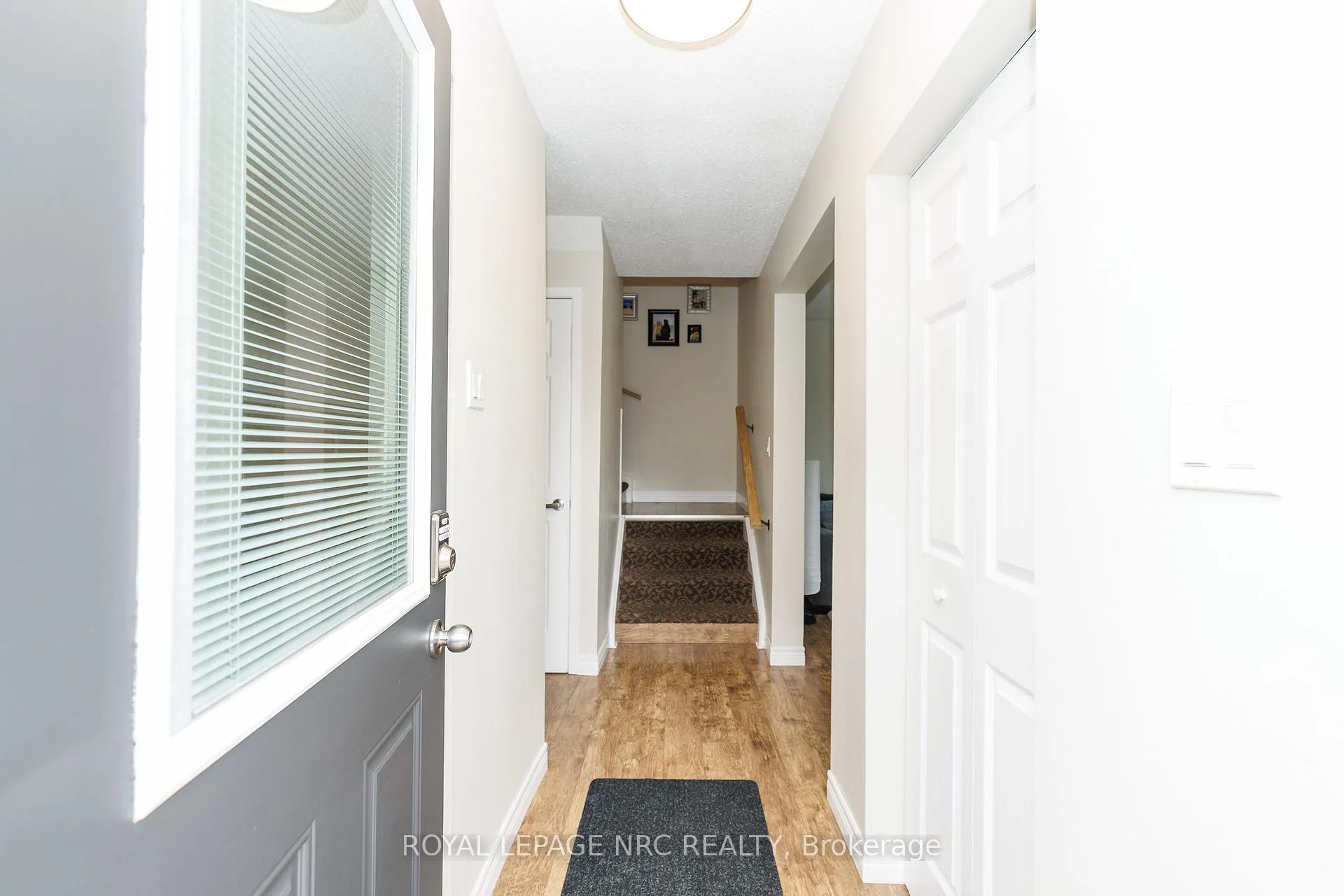 Photo 8 of 32 Dianne Drive, St. Catharines, Secord Woods — HOMEH