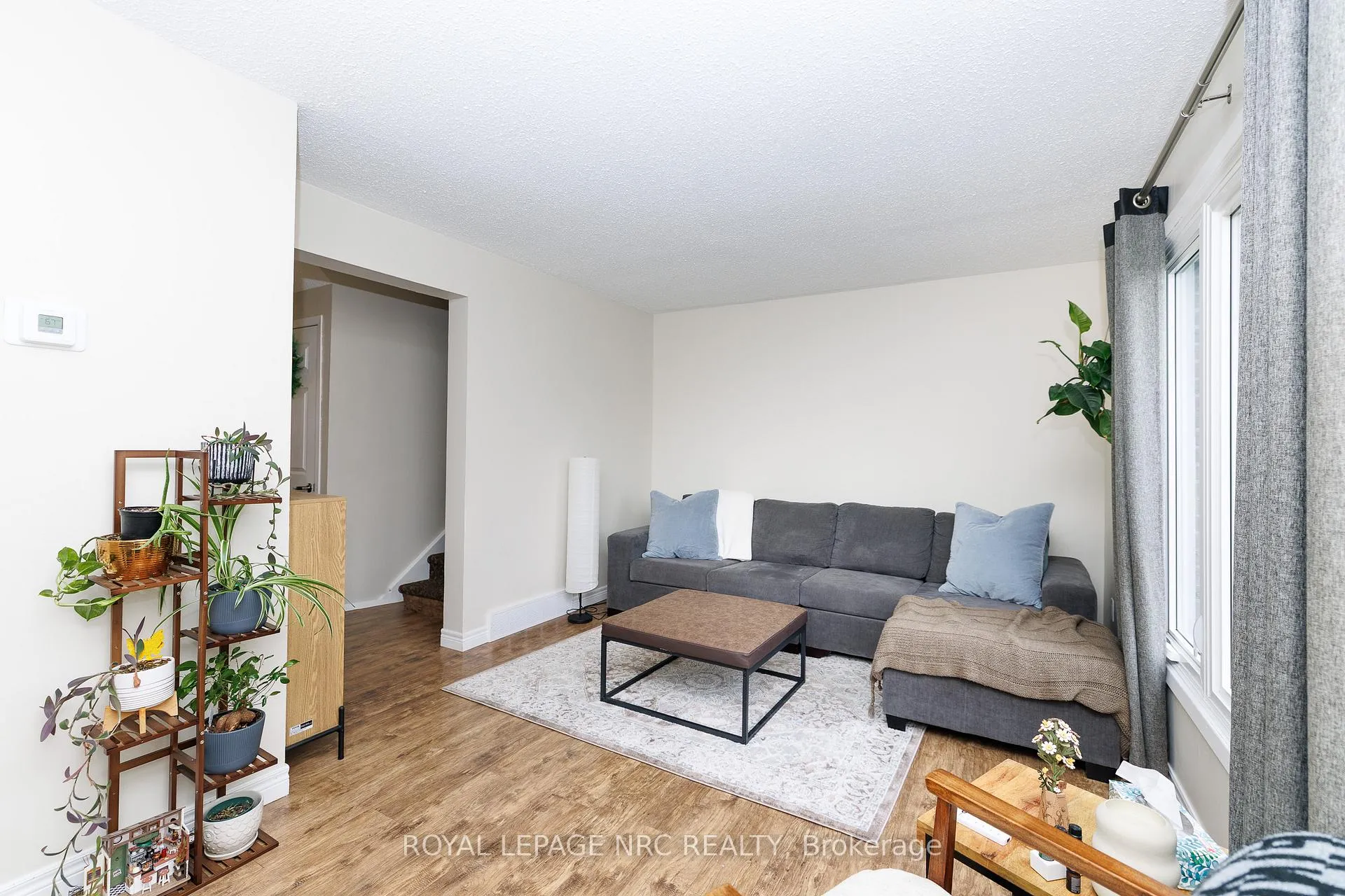 Photo 10 of 32 Dianne Drive, St. Catharines, Secord Woods — HOMEH