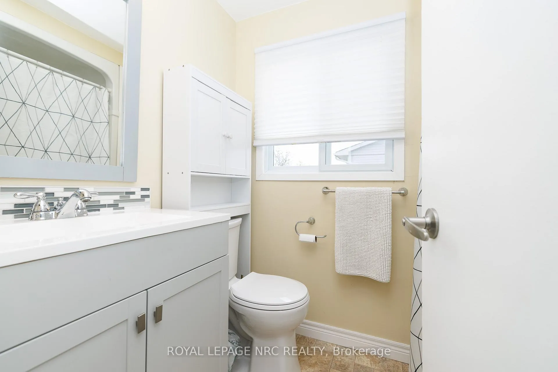 Photo 19 of 32 Dianne Drive, St. Catharines, Secord Woods — HOMEH