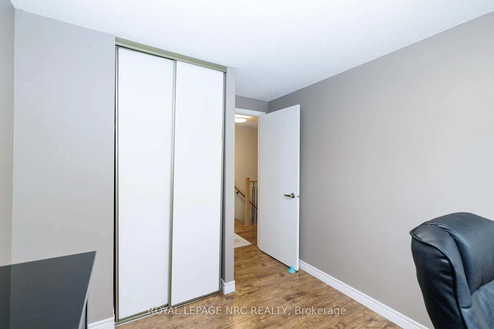 Photo 21 of 32 Dianne Drive, St. Catharines, Secord Woods — HOMEH