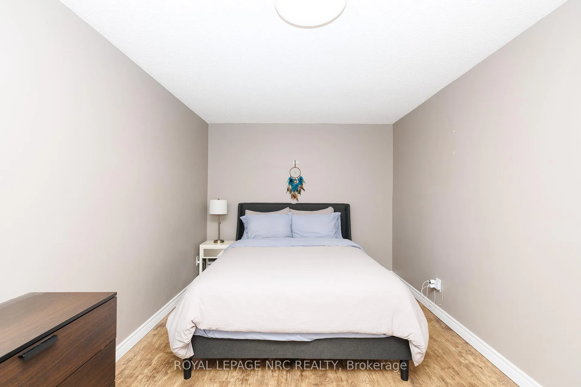 Photo 26 of 32 Dianne Drive, St. Catharines, Secord Woods — HOMEH