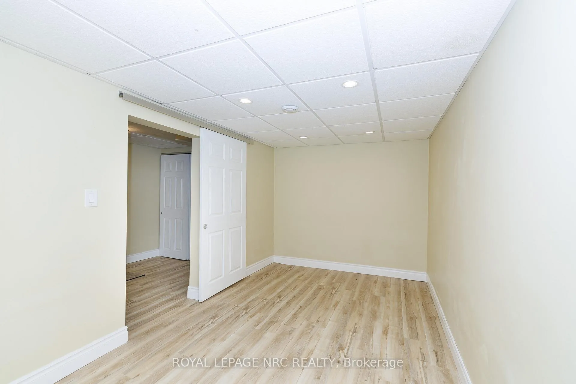 Photo 29 of 32 Dianne Drive, St. Catharines, Secord Woods — HOMEH