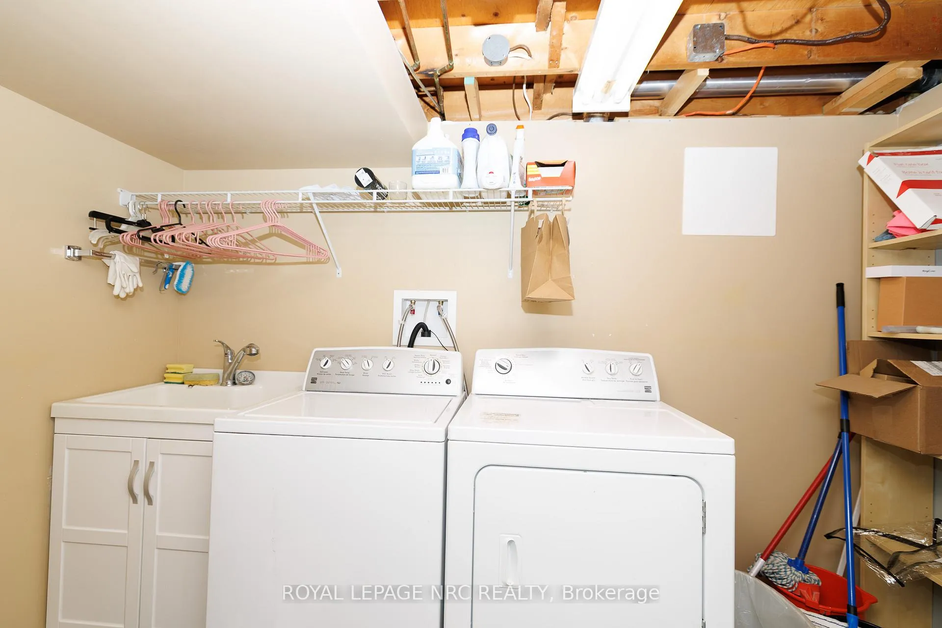 Photo 33 of 32 Dianne Drive, St. Catharines, Secord Woods — HOMEH