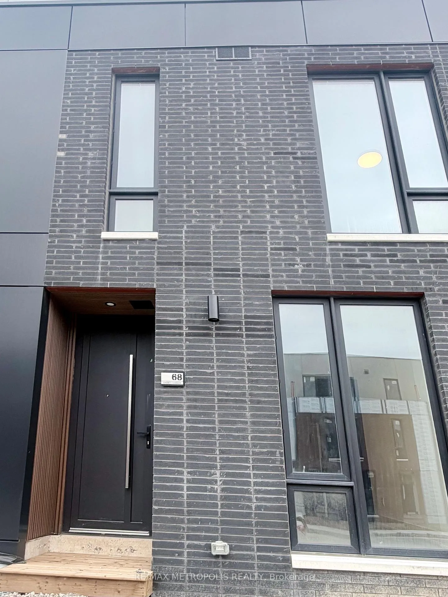 Photo 1 of 68 Everett Common, St. Catharines, Oakdale — HOMEH