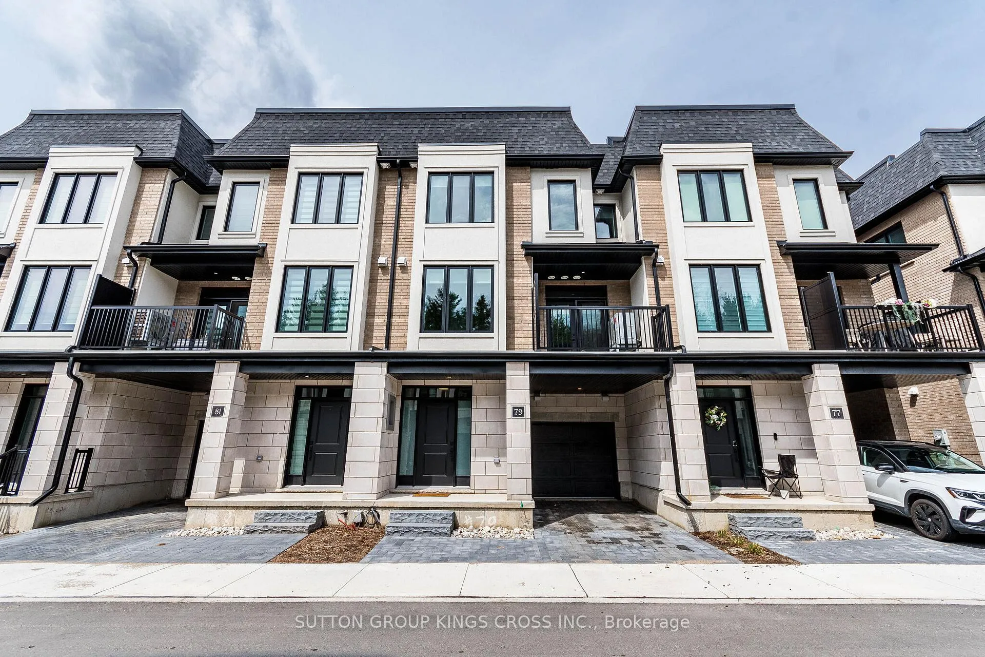 Front of Unit 79, 143 Elgin Street N