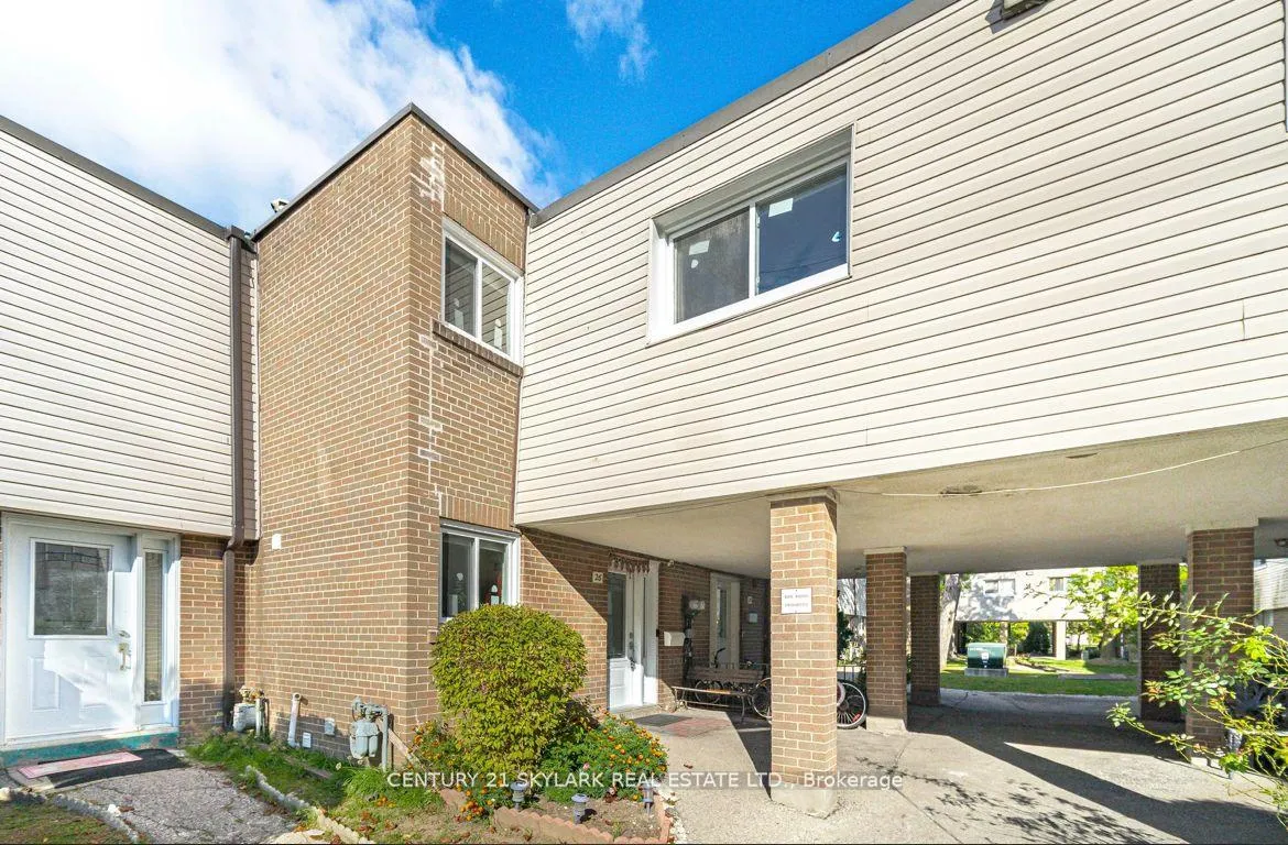 Photo 1 of Unit 26, 435 Silverstone Drive, Etobicoke, West Humber-Clairville — HOMEH
