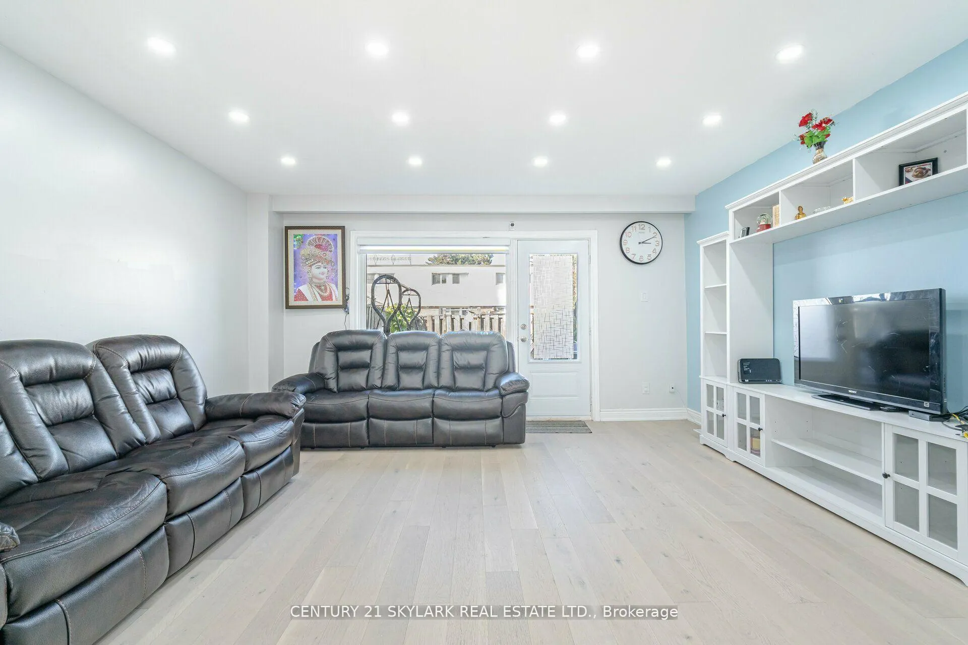 Photo 7 of Unit 26, 435 Silverstone Drive, Etobicoke, West Humber-Clairville — HOMEH