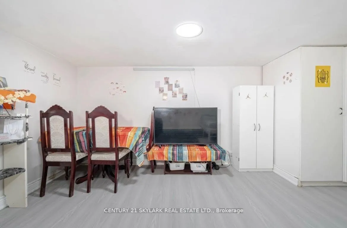 Photo 14 of Unit 26, 435 Silverstone Drive, Etobicoke, West Humber-Clairville — HOMEH