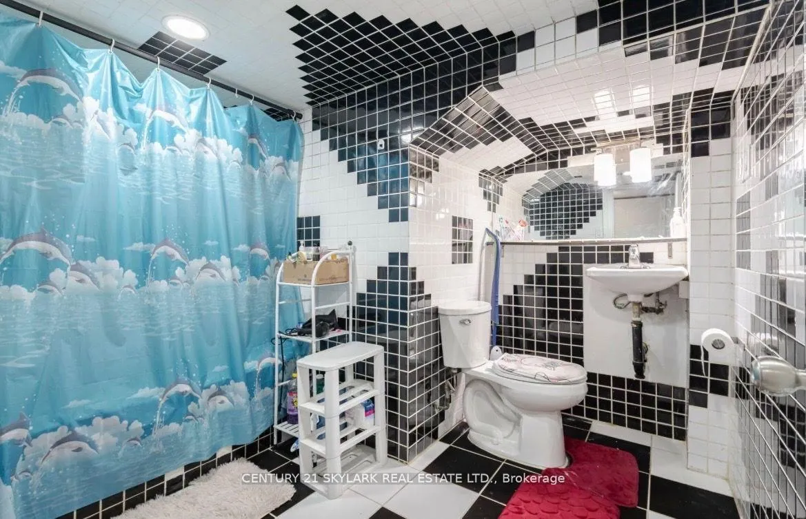 Photo 19 of Unit 26, 435 Silverstone Drive, Etobicoke, West Humber-Clairville — HOMEH