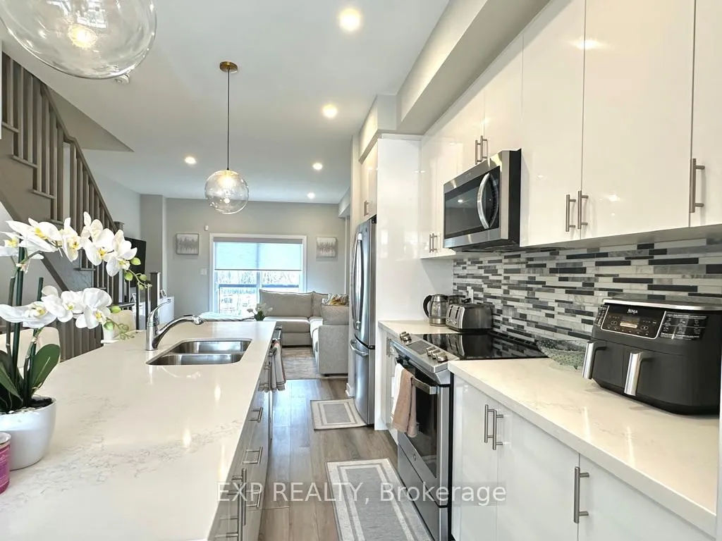 Photo 4 of Unit 52, 38 Markle Crescent, Hamilton, Ancaster — HOMEH