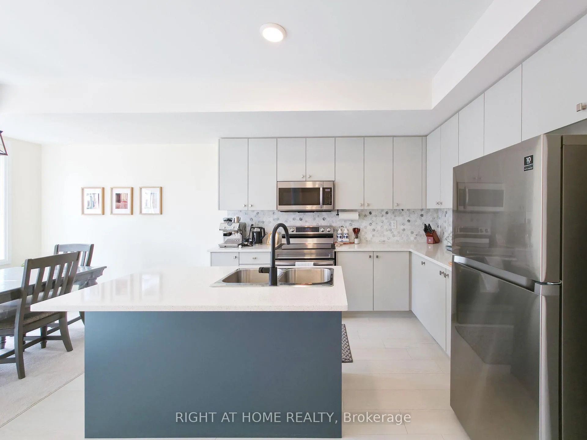 Photo 10 of 15 Ambereen Place, Clarington, Bowmanville — HOMEH