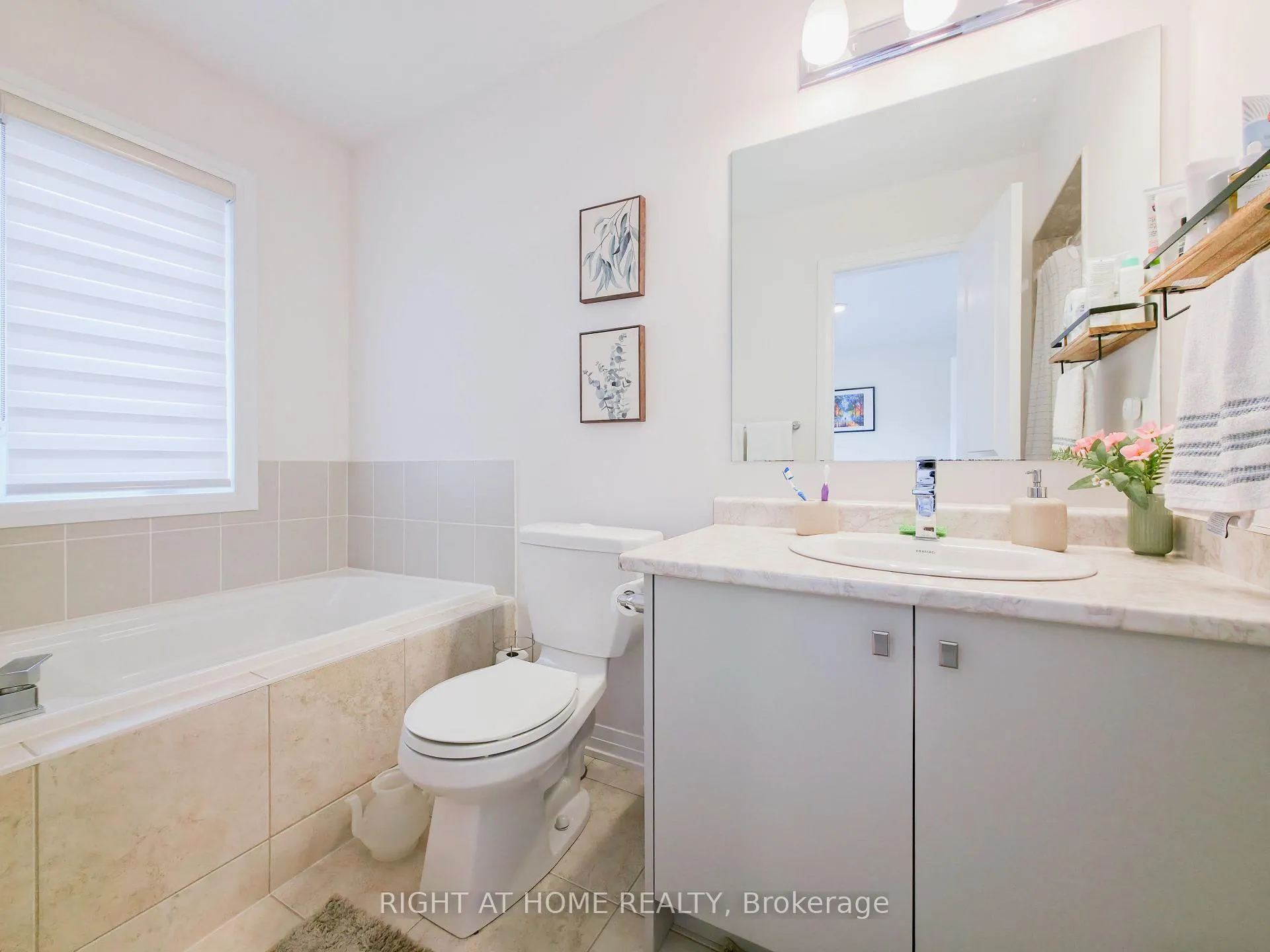 Photo 25 of 15 Ambereen Place, Clarington, Bowmanville — HOMEH
