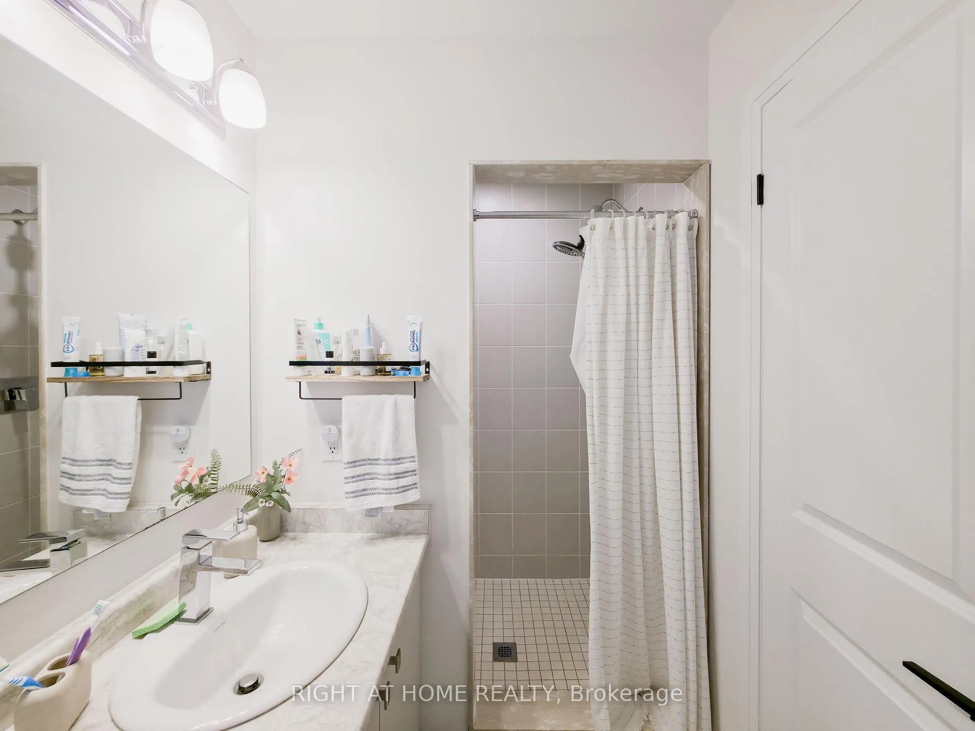 Photo 26 of 15 Ambereen Place, Clarington, Bowmanville — HOMEH