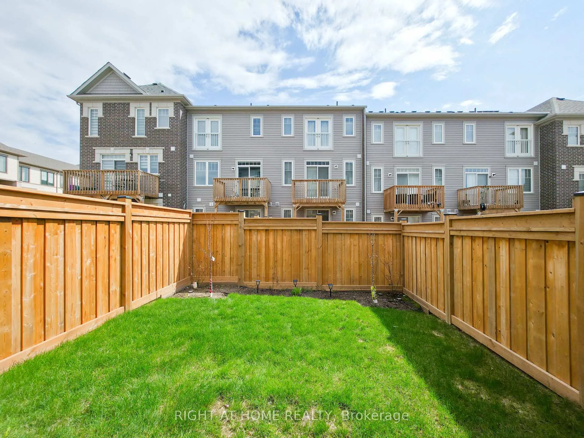 Photo 34 of 15 Ambereen Place, Clarington, Bowmanville — HOMEH
