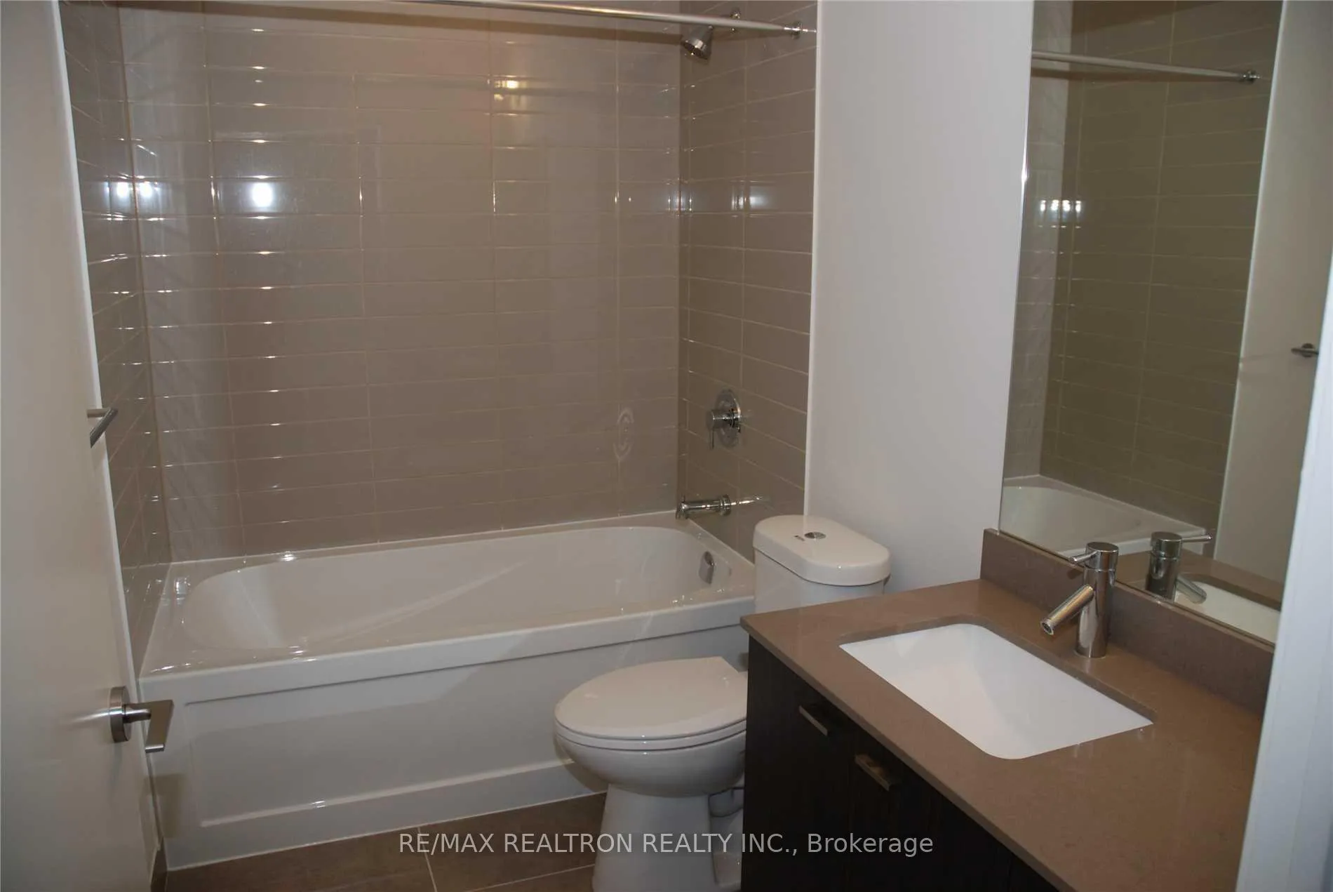 Photo 11 of Unit 2303, 30 Roehampton Avenue, Toronto, Mount Pleasant West — HOMEH