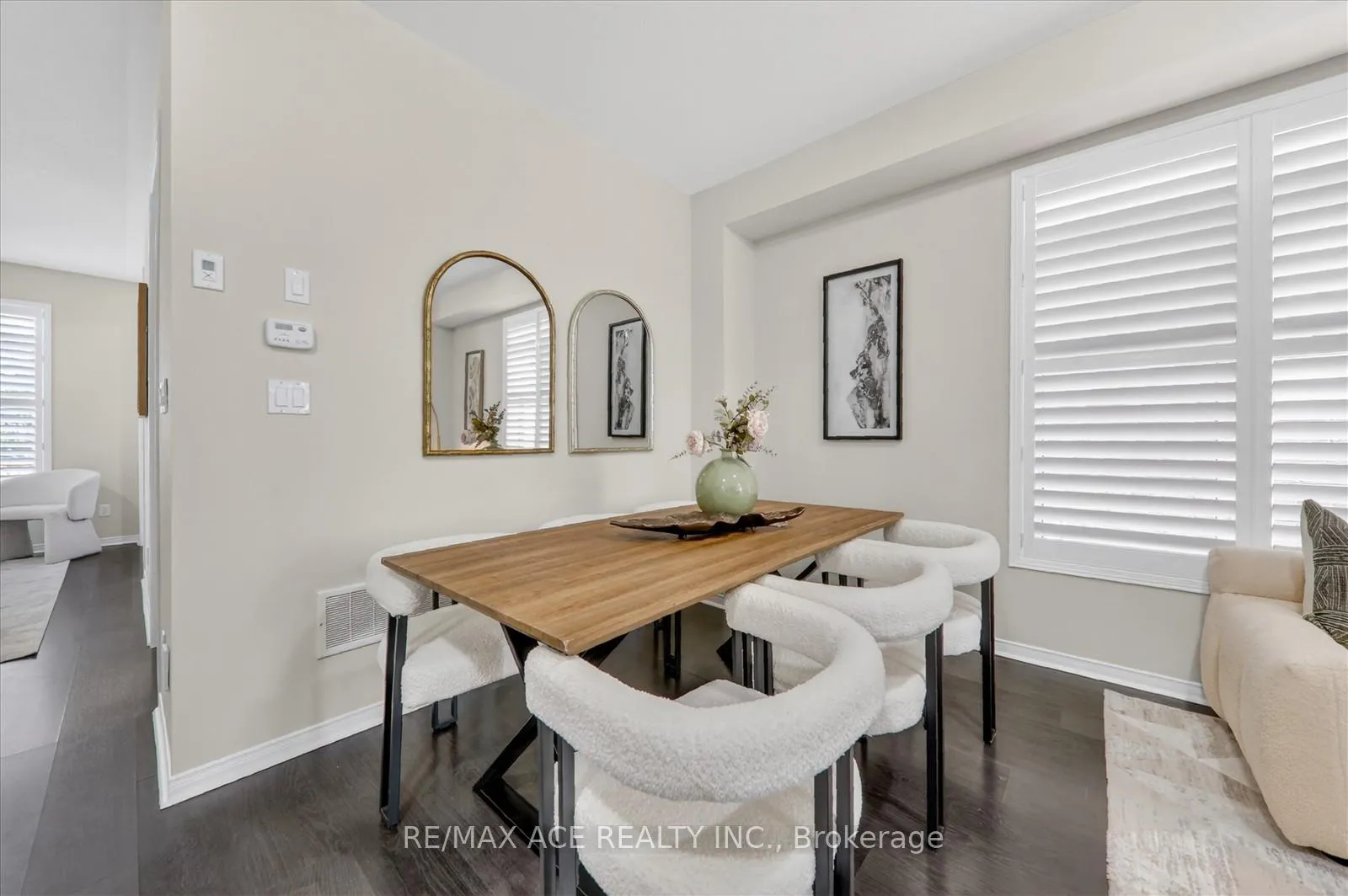 Photo 9 of 1034 Byron Street N, Whitby, Williamsburg — HOMEH