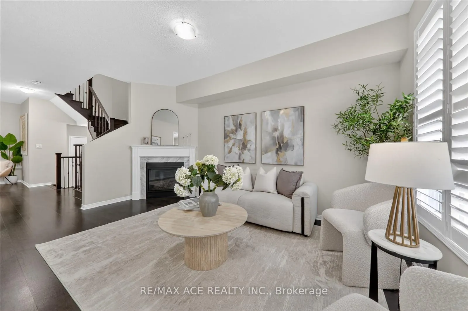 Photo 13 of 1034 Byron Street N, Whitby, Williamsburg — HOMEH