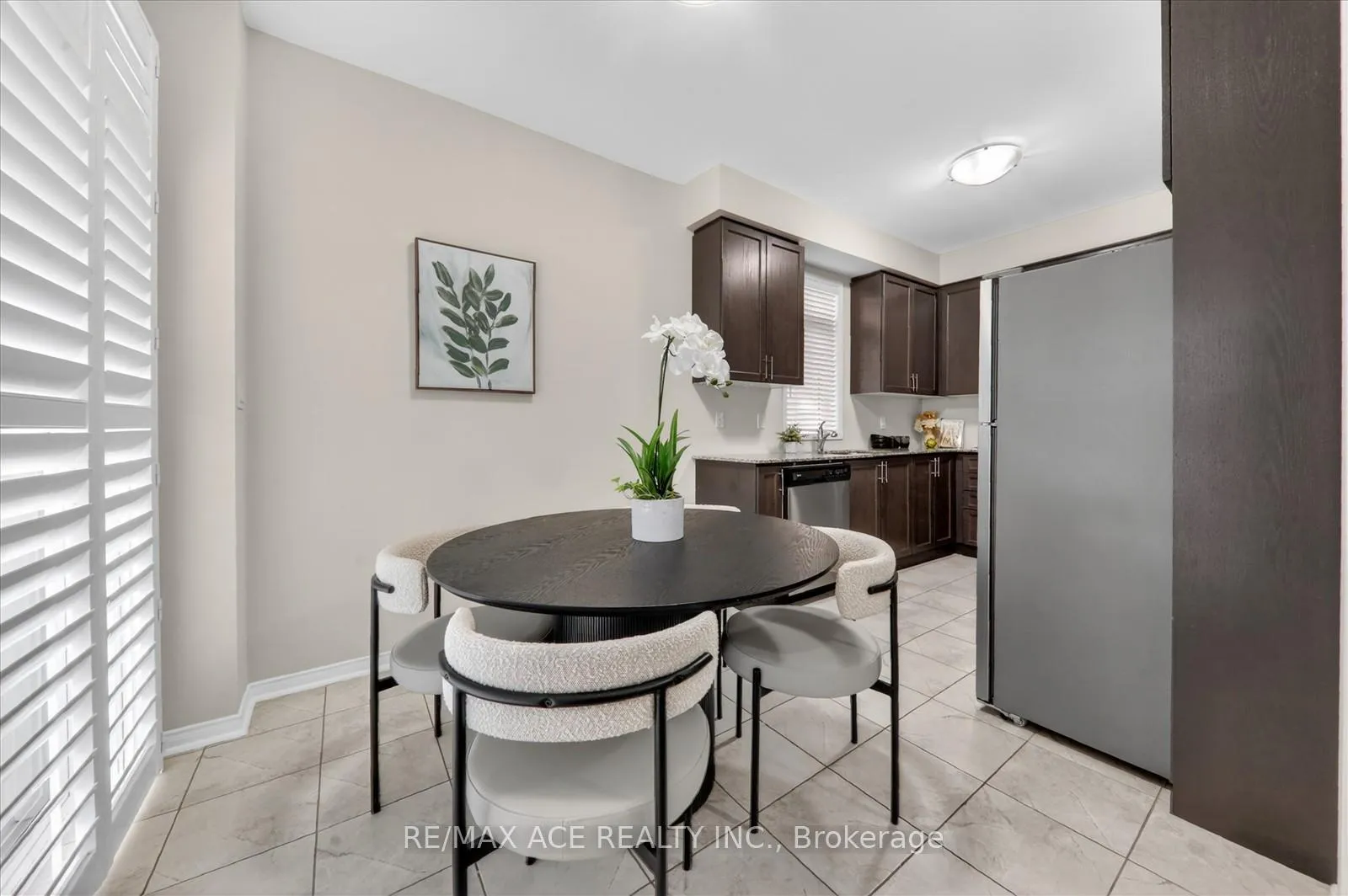Photo 15 of 1034 Byron Street N, Whitby, Williamsburg — HOMEH