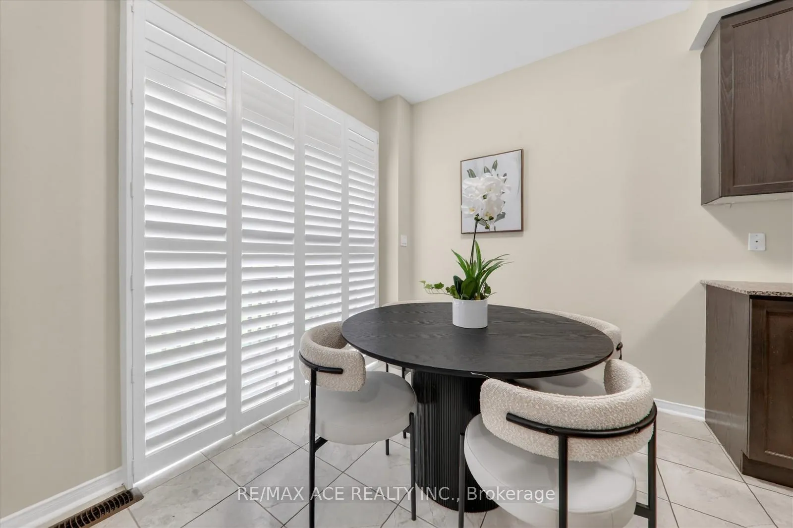 Photo 16 of 1034 Byron Street N, Whitby, Williamsburg — HOMEH