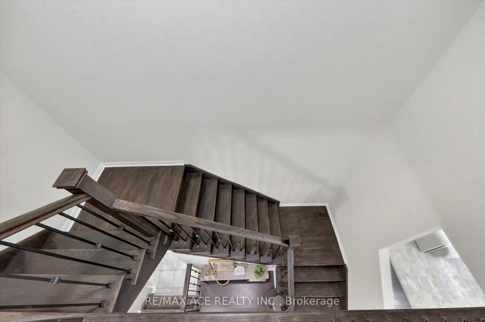 Photo 21 of 1034 Byron Street N, Whitby, Williamsburg — HOMEH