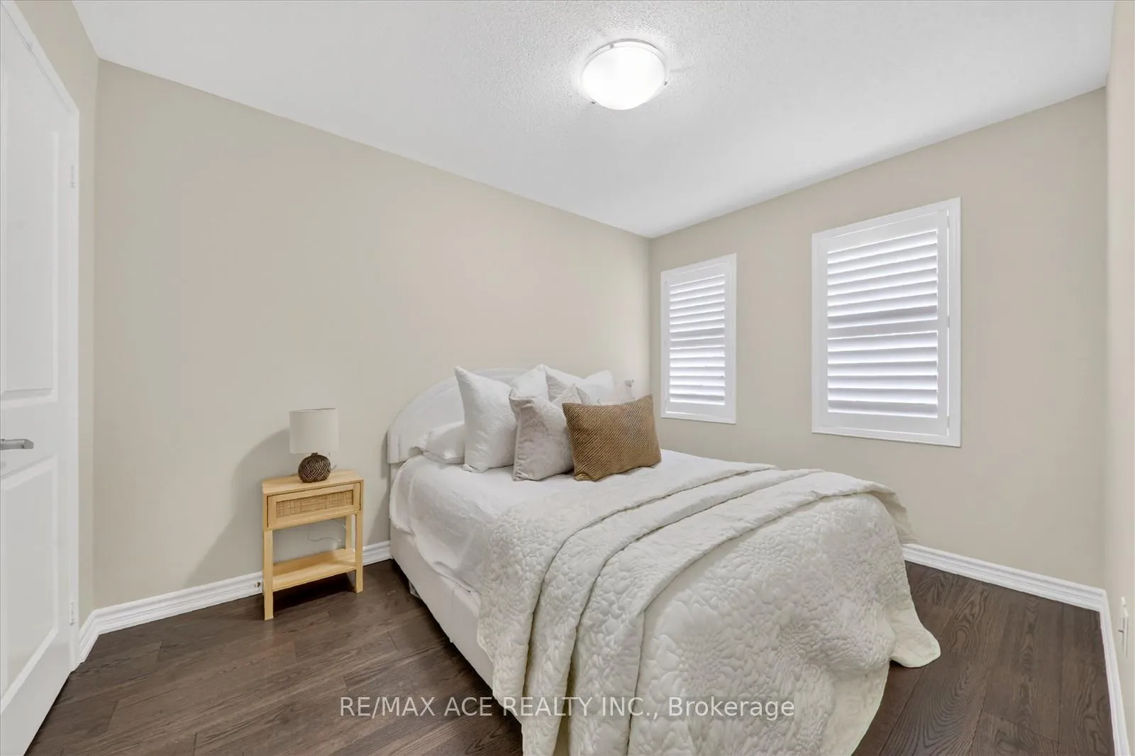 Photo 32 of 1034 Byron Street N, Whitby, Williamsburg — HOMEH