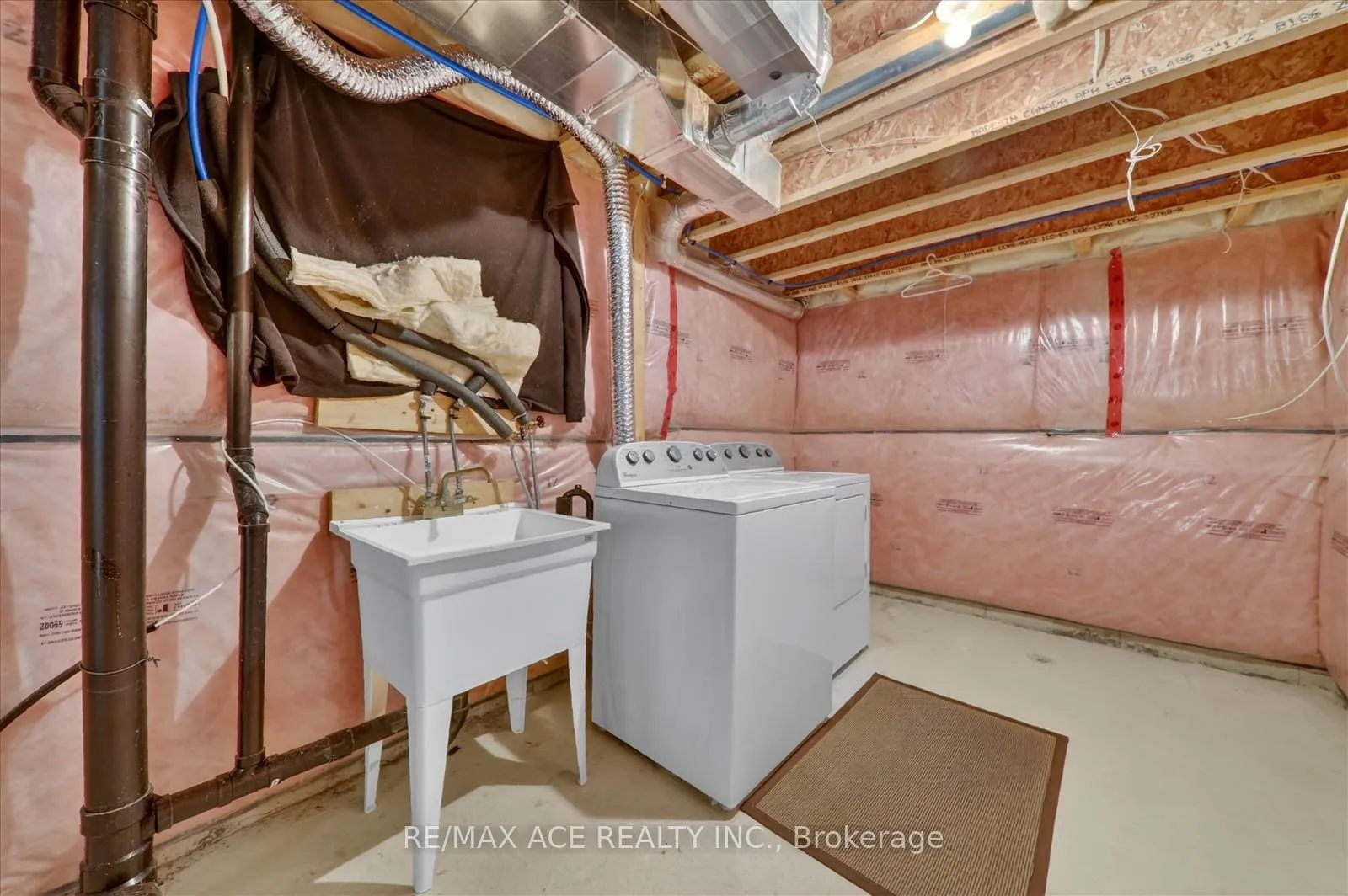 Photo 36 of 1034 Byron Street N, Whitby, Williamsburg — HOMEH