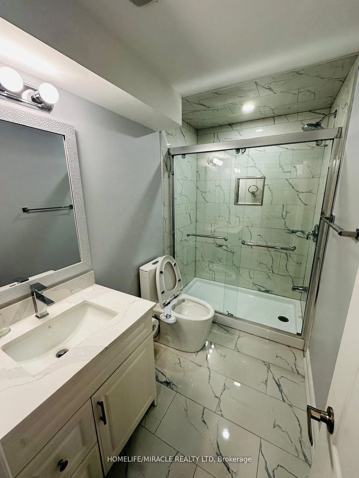 Photo 7 of 41 Antibes Drive, Brampton, Credit Valley — HOMEH