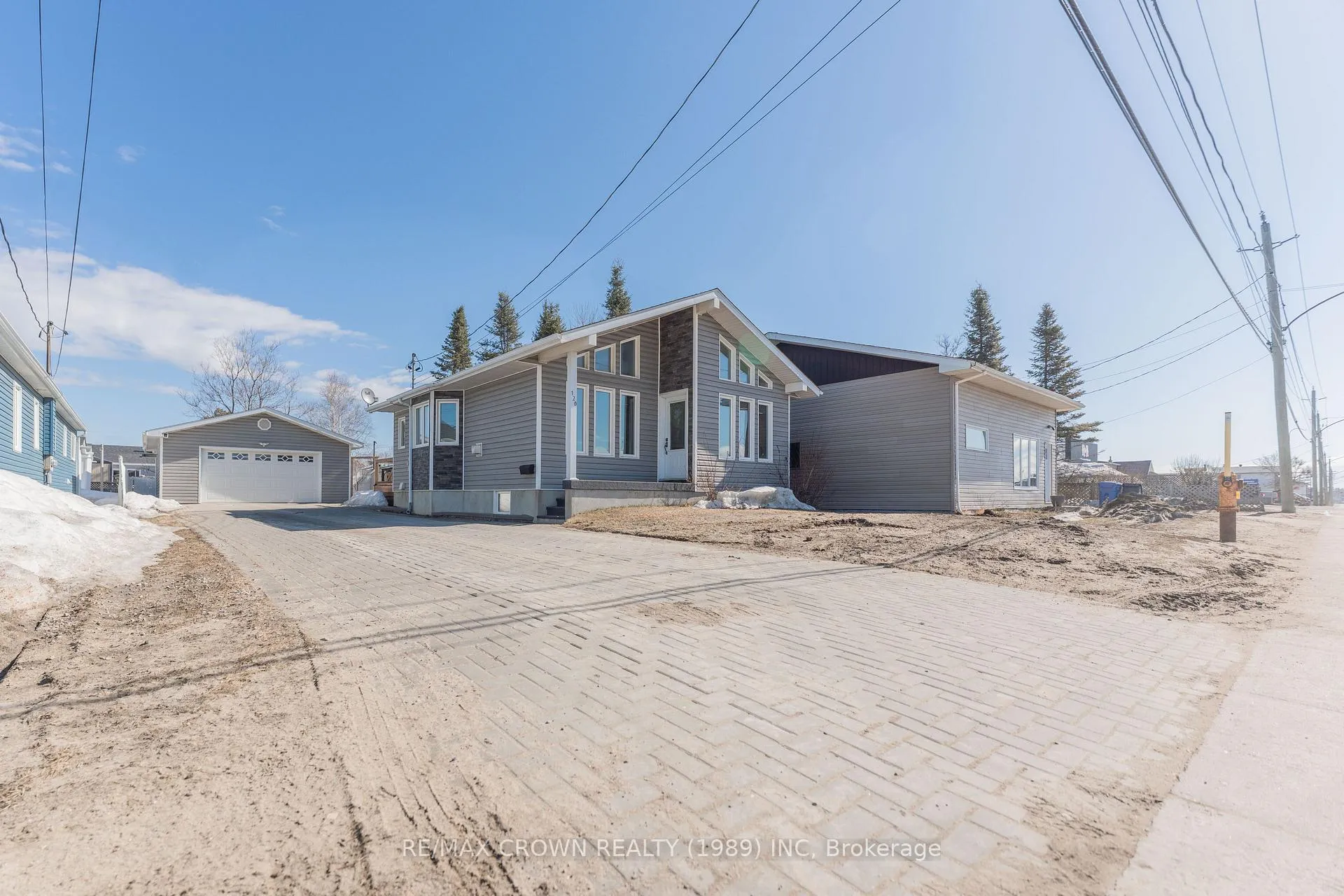 Photo 1 of 120 Government Road, Kapuskasing — HOMEH