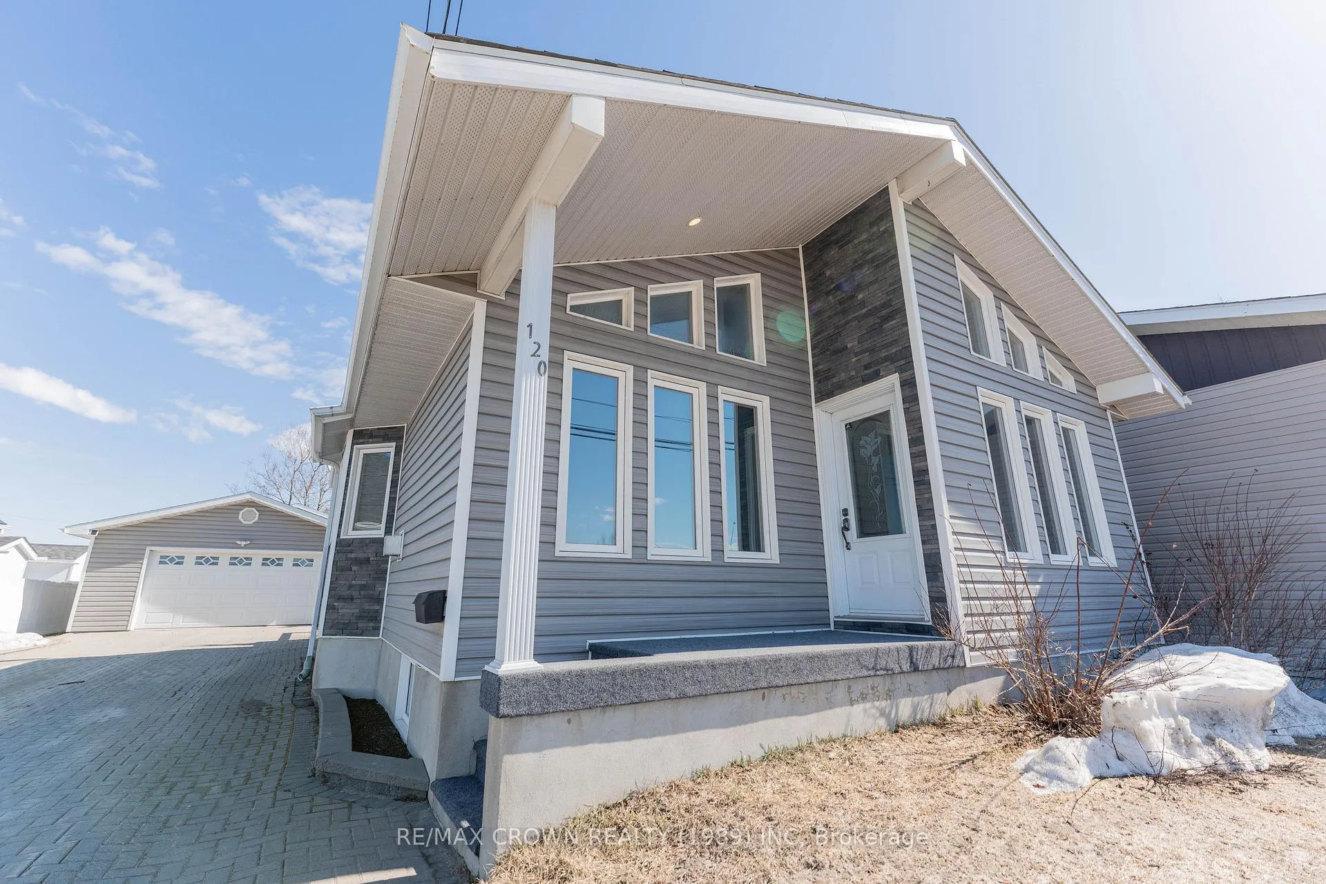 Photo 2 of 120 Government Road, Kapuskasing — HOMEH