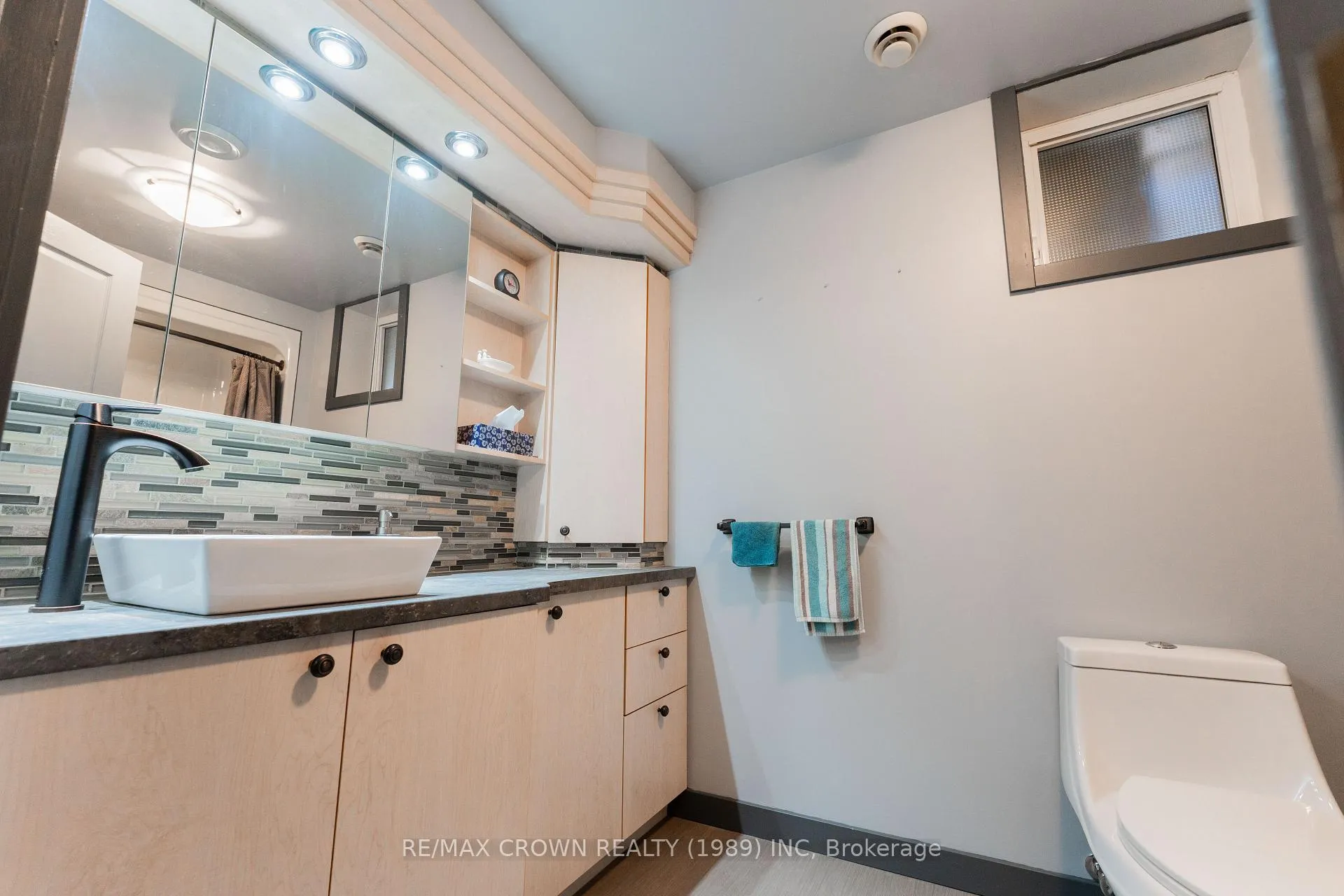 Photo 24 of 120 Government Road, Kapuskasing — HOMEH
