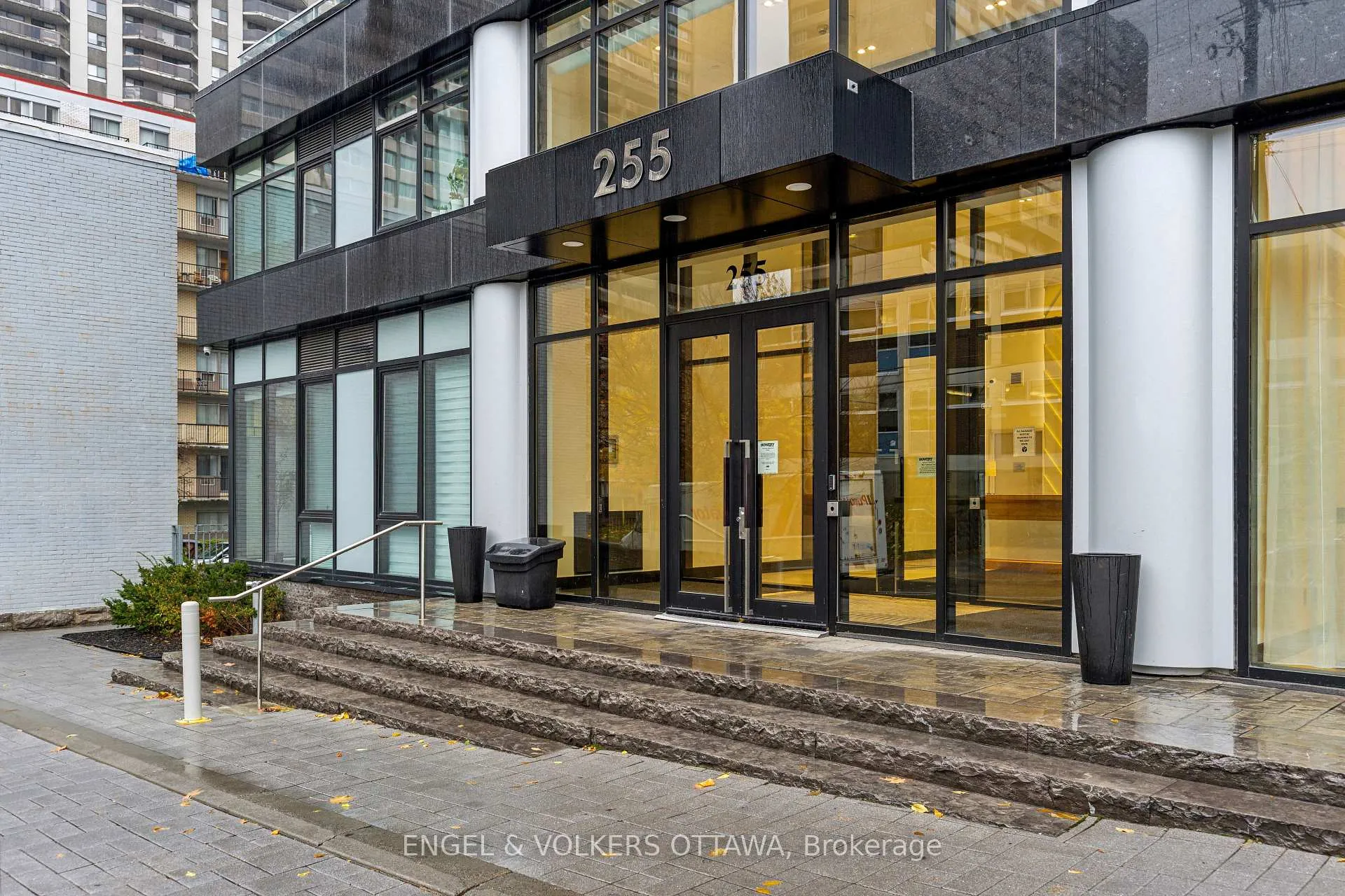 Photo 2 of Unit 302, 255 Bay Street, Ottawa, Ottawa Centre — HOMEH