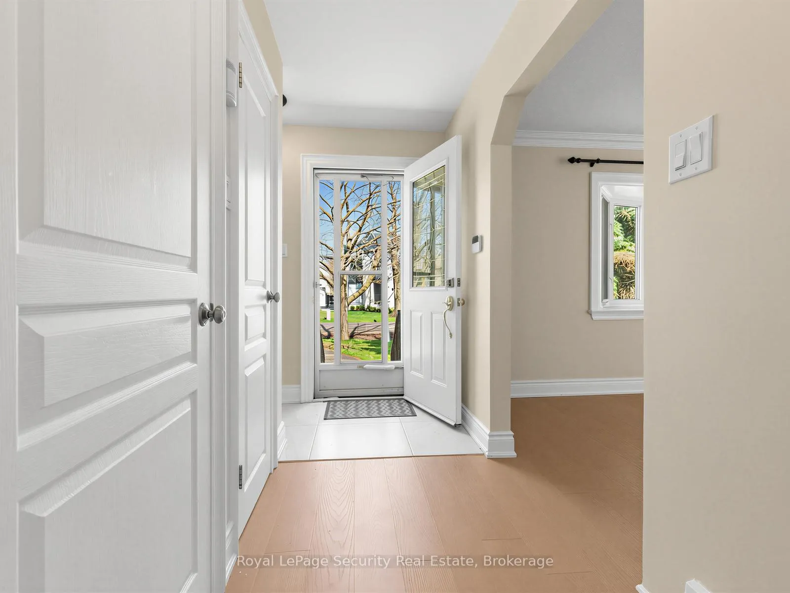 Photo 2 of 50 Wilmar Road, Etobicoke, Islington-City Centre West — HOMEH