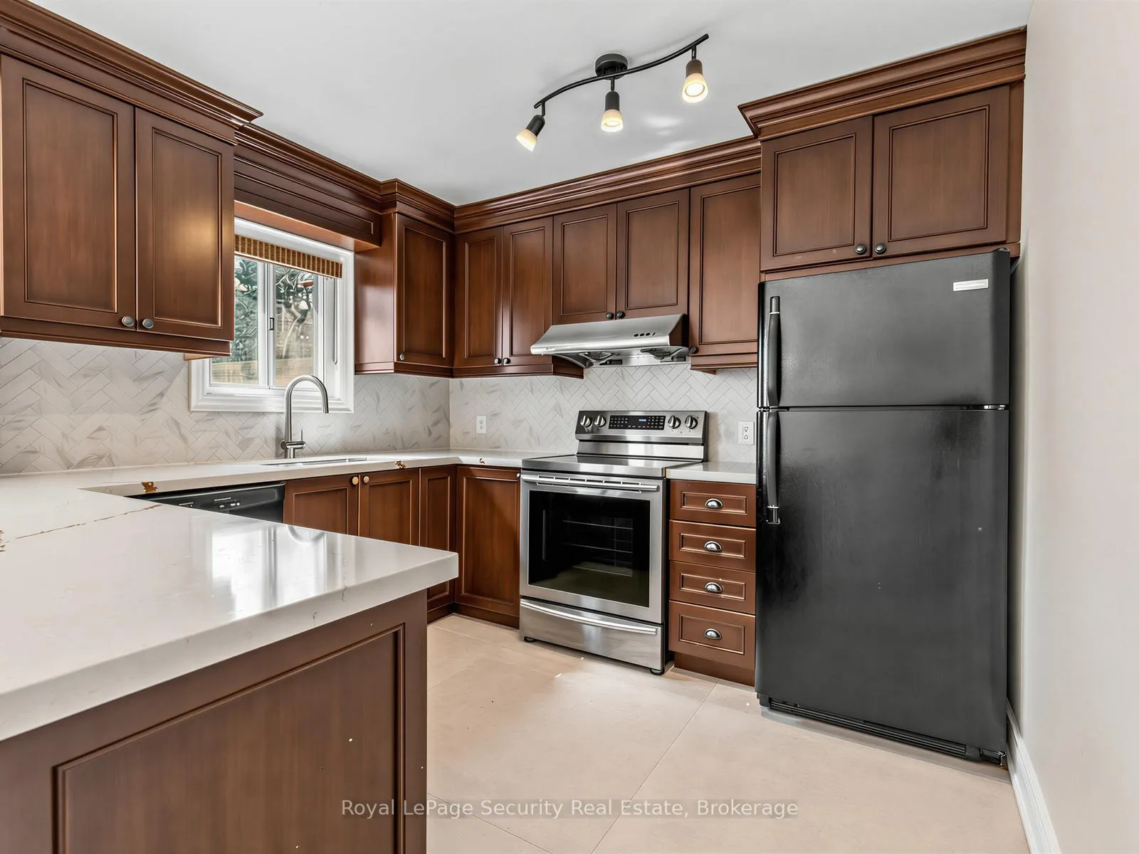 Photo 5 of 50 Wilmar Road, Etobicoke, Islington-City Centre West — HOMEH