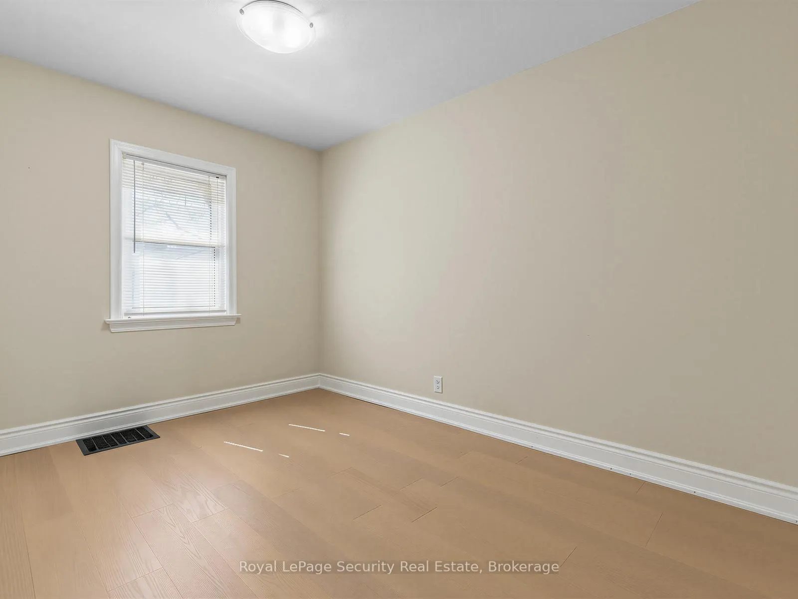 Photo 6 of 50 Wilmar Road, Etobicoke, Islington-City Centre West — HOMEH