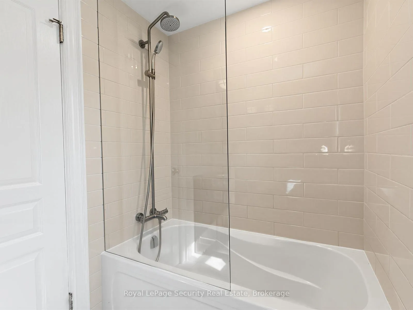 Photo 11 of 50 Wilmar Road, Etobicoke, Islington-City Centre West — HOMEH