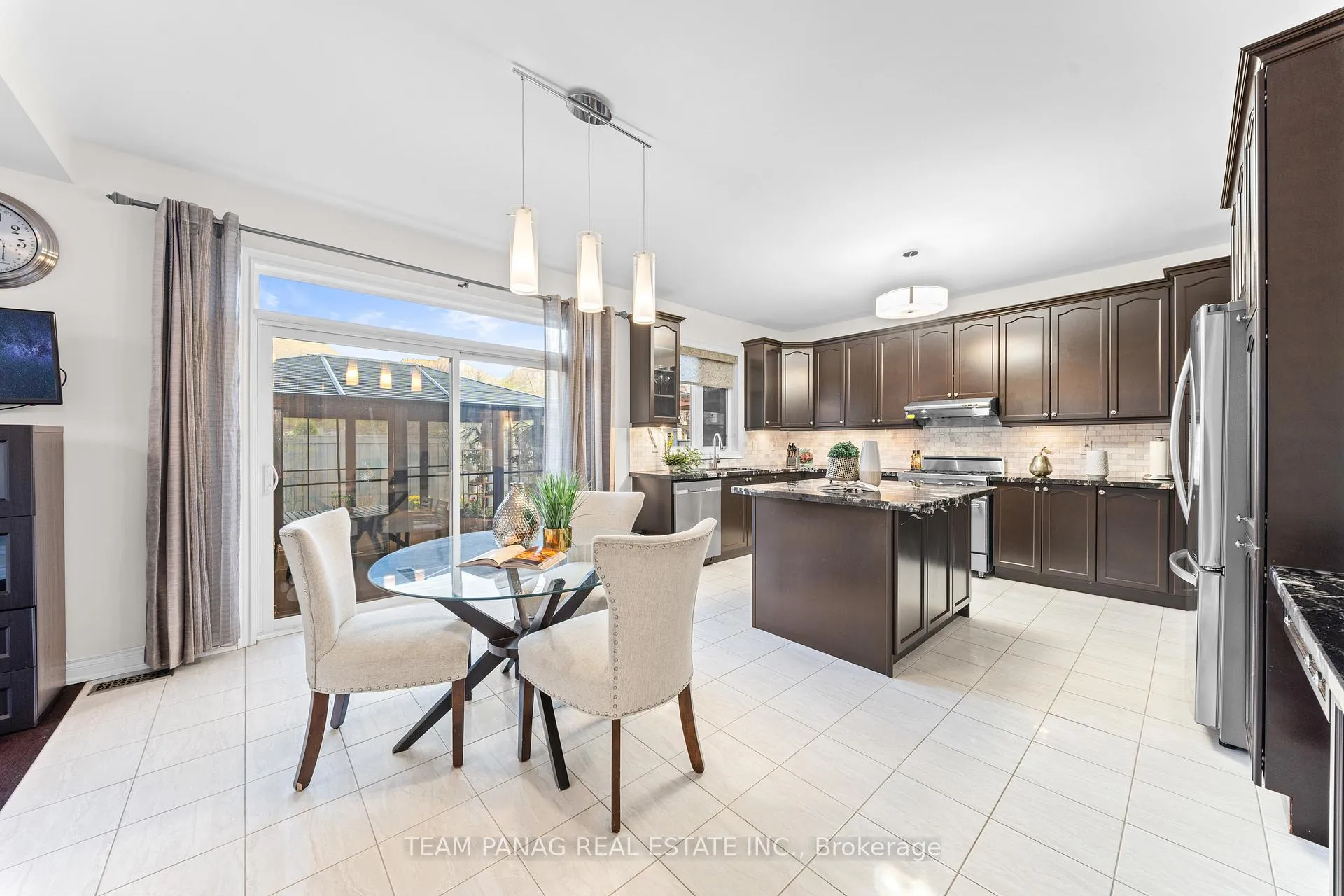 Photo 13 of 39 Dalmeny Drive, Brampton, Credit Valley — HOMEH