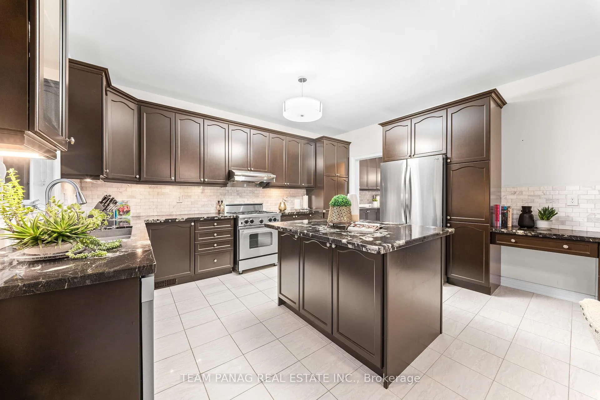 Photo 14 of 39 Dalmeny Drive, Brampton, Credit Valley — HOMEH