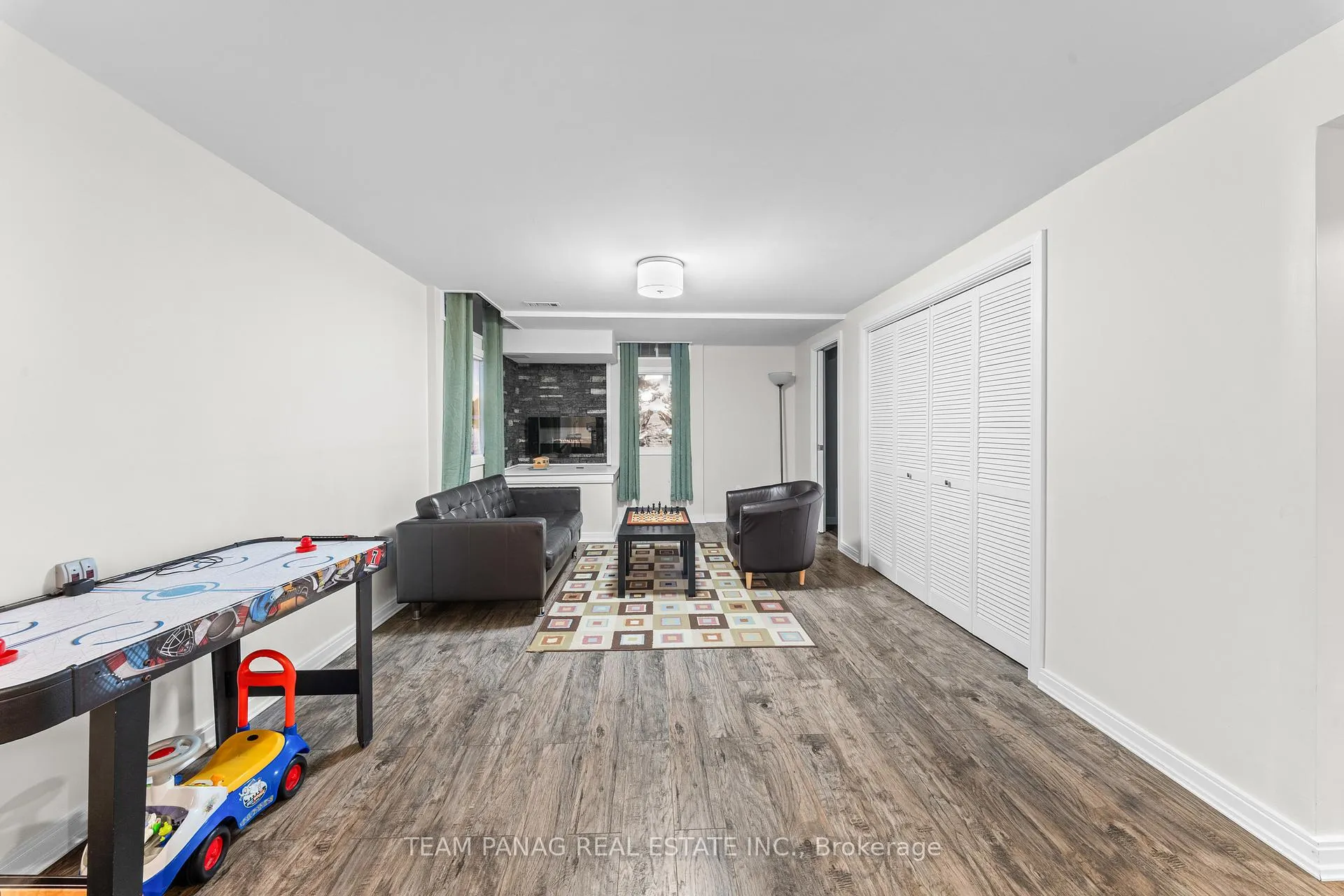 Photo 43 of 39 Dalmeny Drive, Brampton, Credit Valley — HOMEH