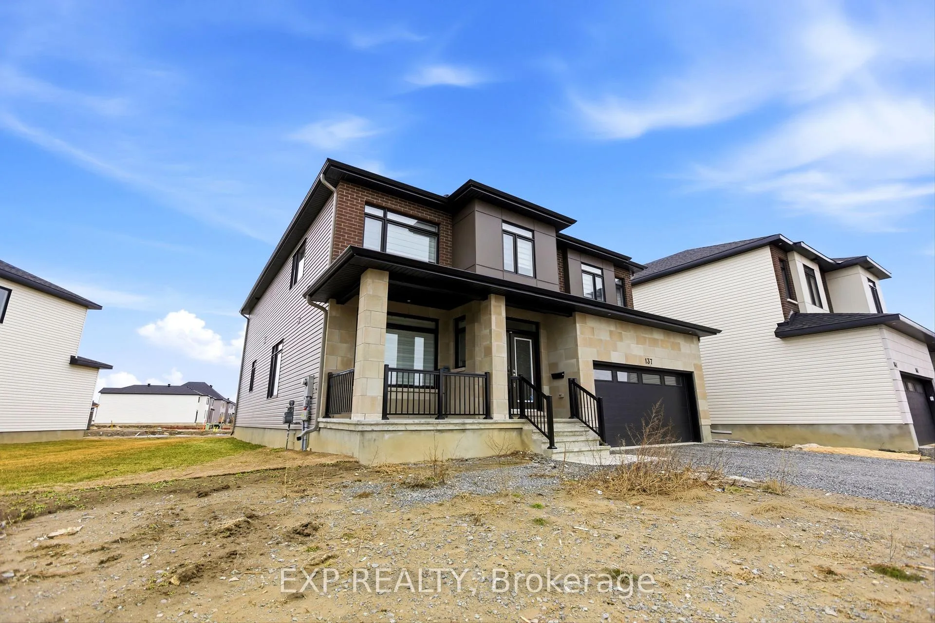 Photo 3 of 137 Shelleright Street, Ottawa, Kanata - Emerald Meadows/Trailwest — HOMEH