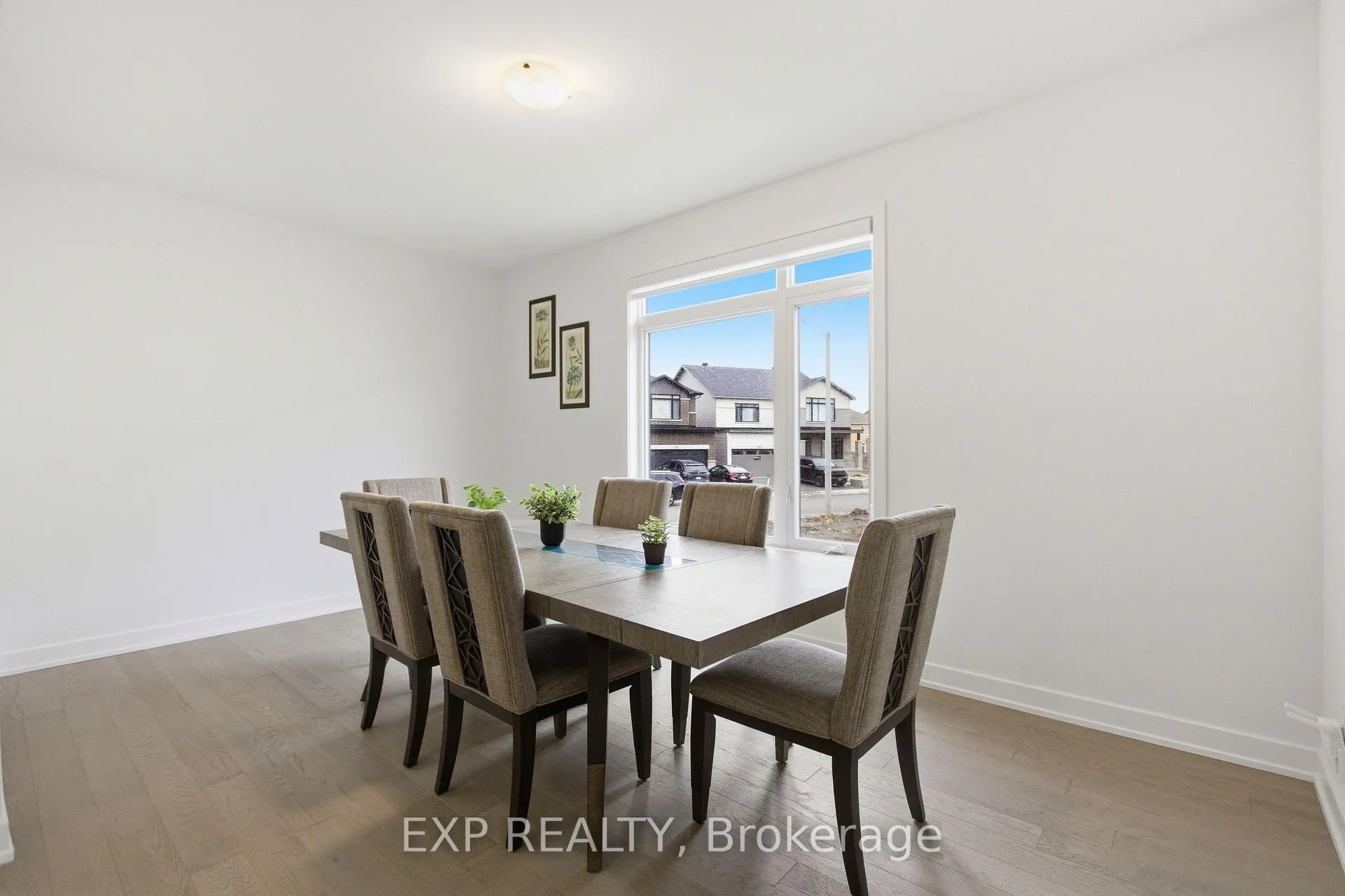 Photo 5 of 137 Shelleright Street, Ottawa, Kanata - Emerald Meadows/Trailwest — HOMEH