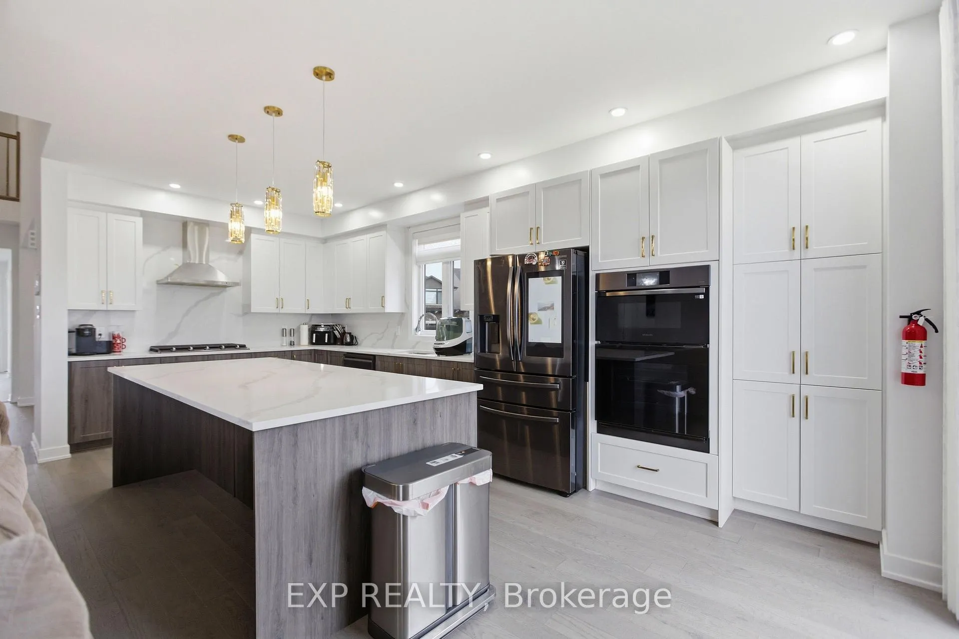 Photo 9 of 137 Shelleright Street, Ottawa, Kanata - Emerald Meadows/Trailwest — HOMEH