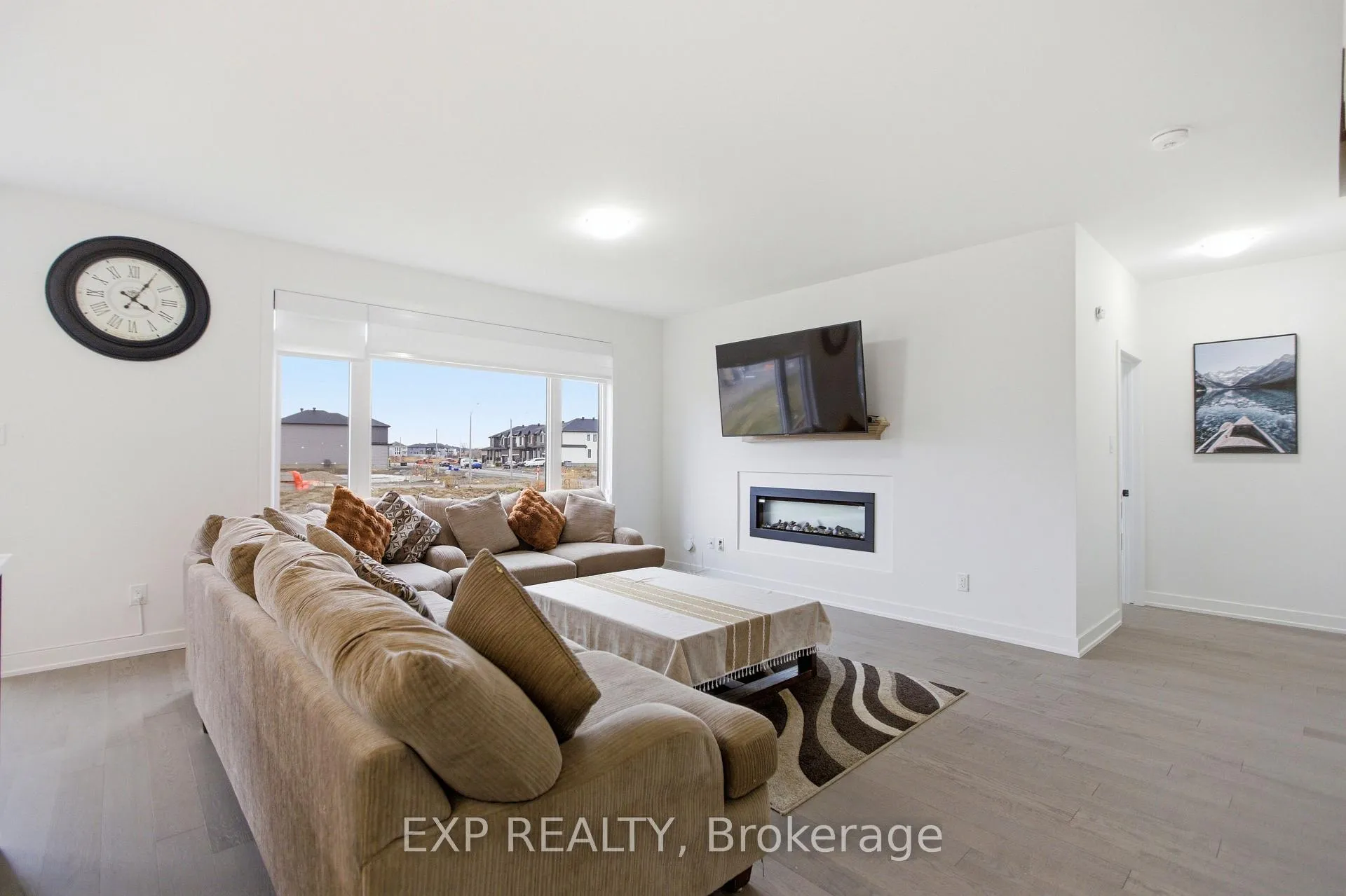 Photo 10 of 137 Shelleright Street, Ottawa, Kanata - Emerald Meadows/Trailwest — HOMEH