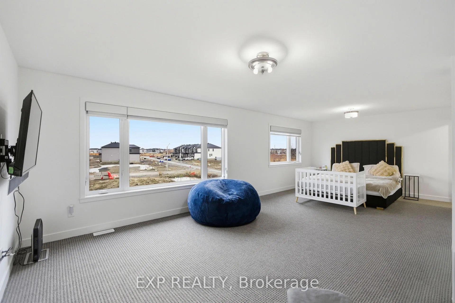 Photo 14 of 137 Shelleright Street, Ottawa, Kanata - Emerald Meadows/Trailwest — HOMEH